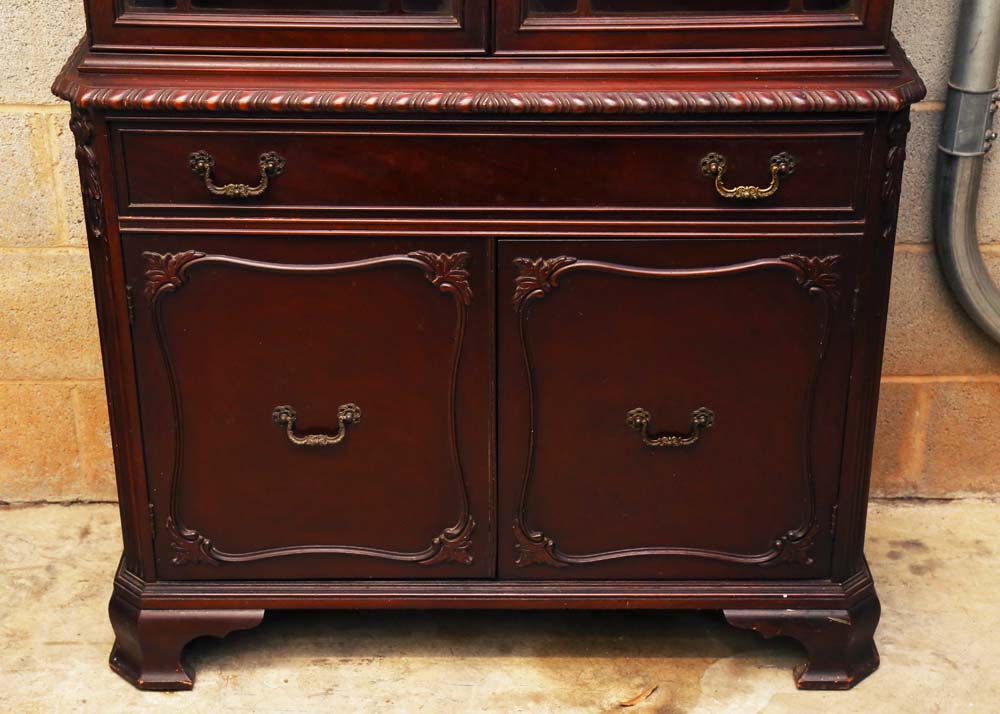 Vintage Bernhardt China Cabinet