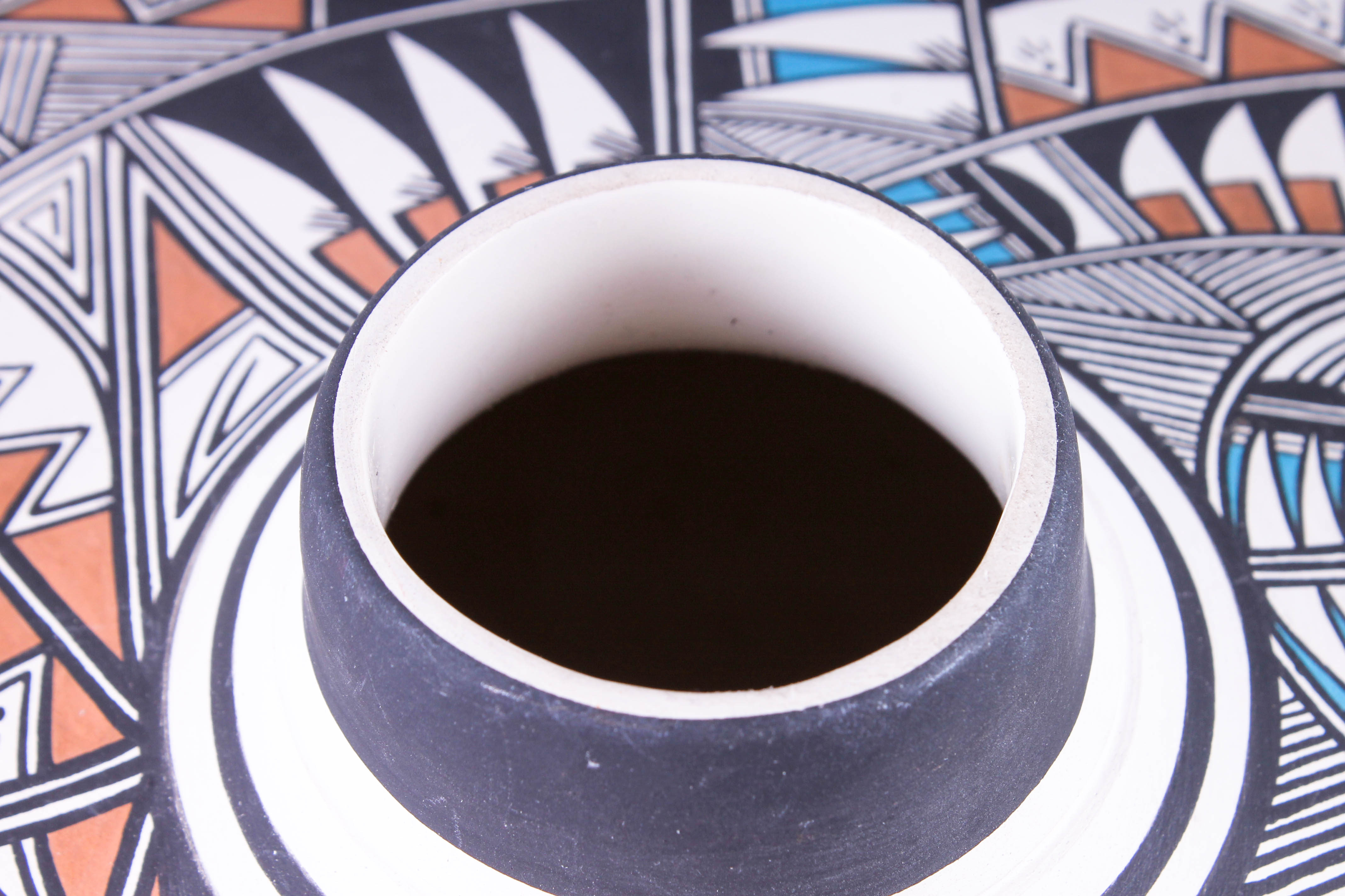 Signed Robert Reid Native American Ute Pottery Jar