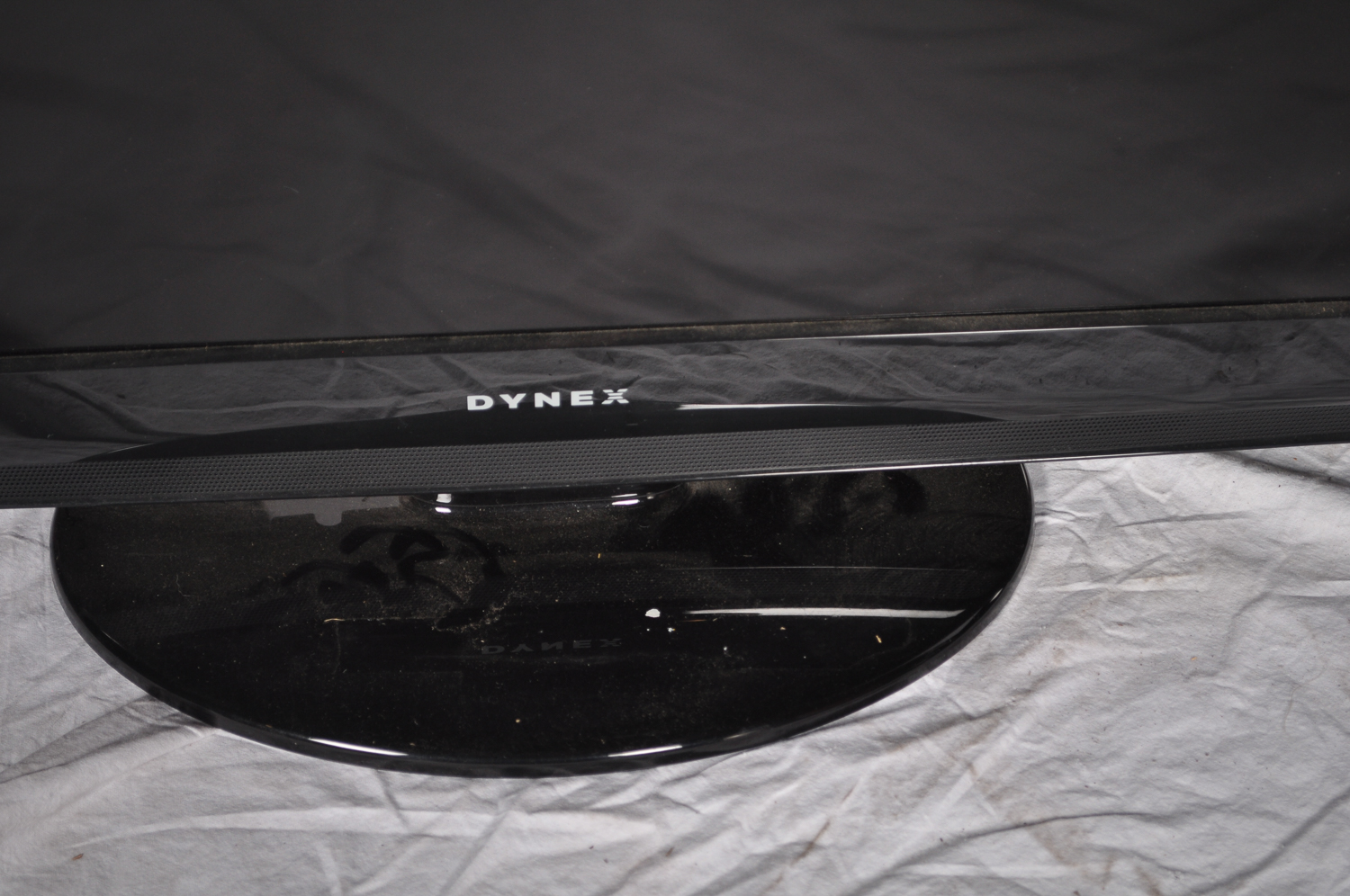 32" Dynex LCD Flat Panel Televisions