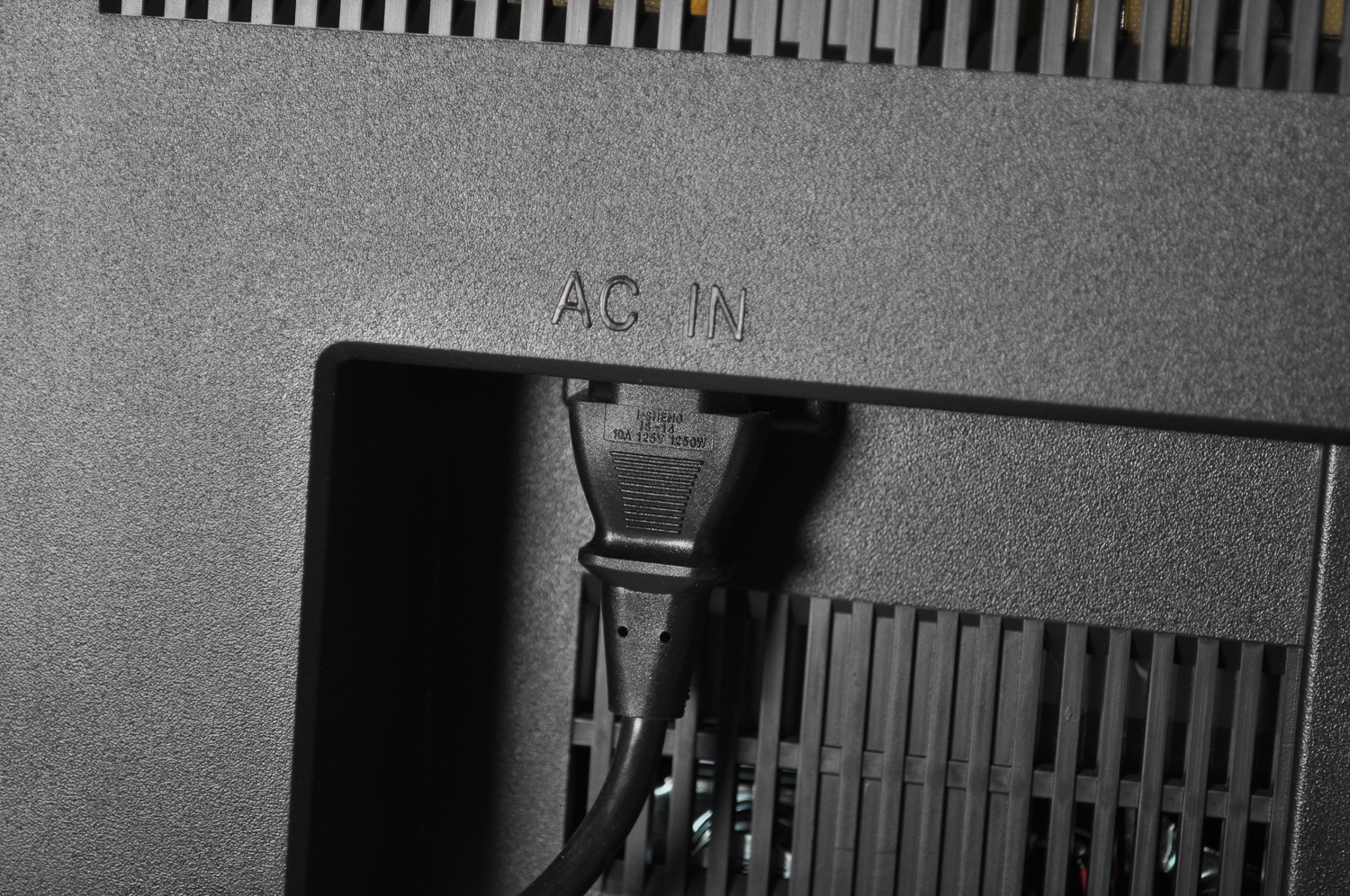 32" Dynex LCD Flat Panel Televisions