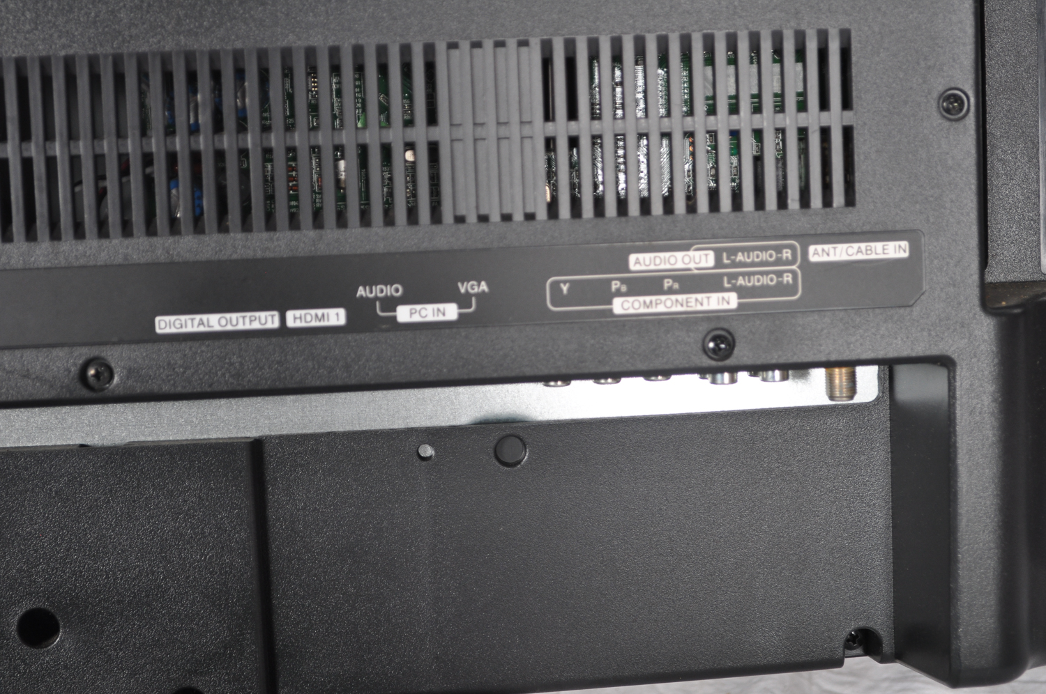 32" Dynex LCD Flat Panel Televisions