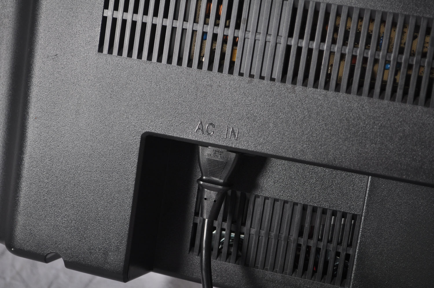 32" Dynex LCD Flat Panel Televisions