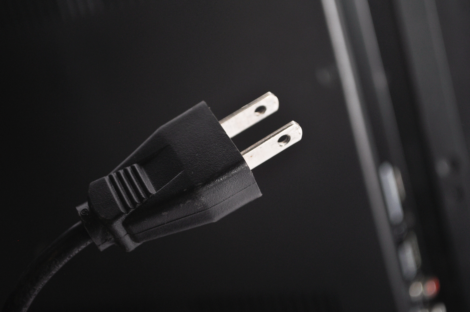 32" Dynex LCD Flat Panel Televisions