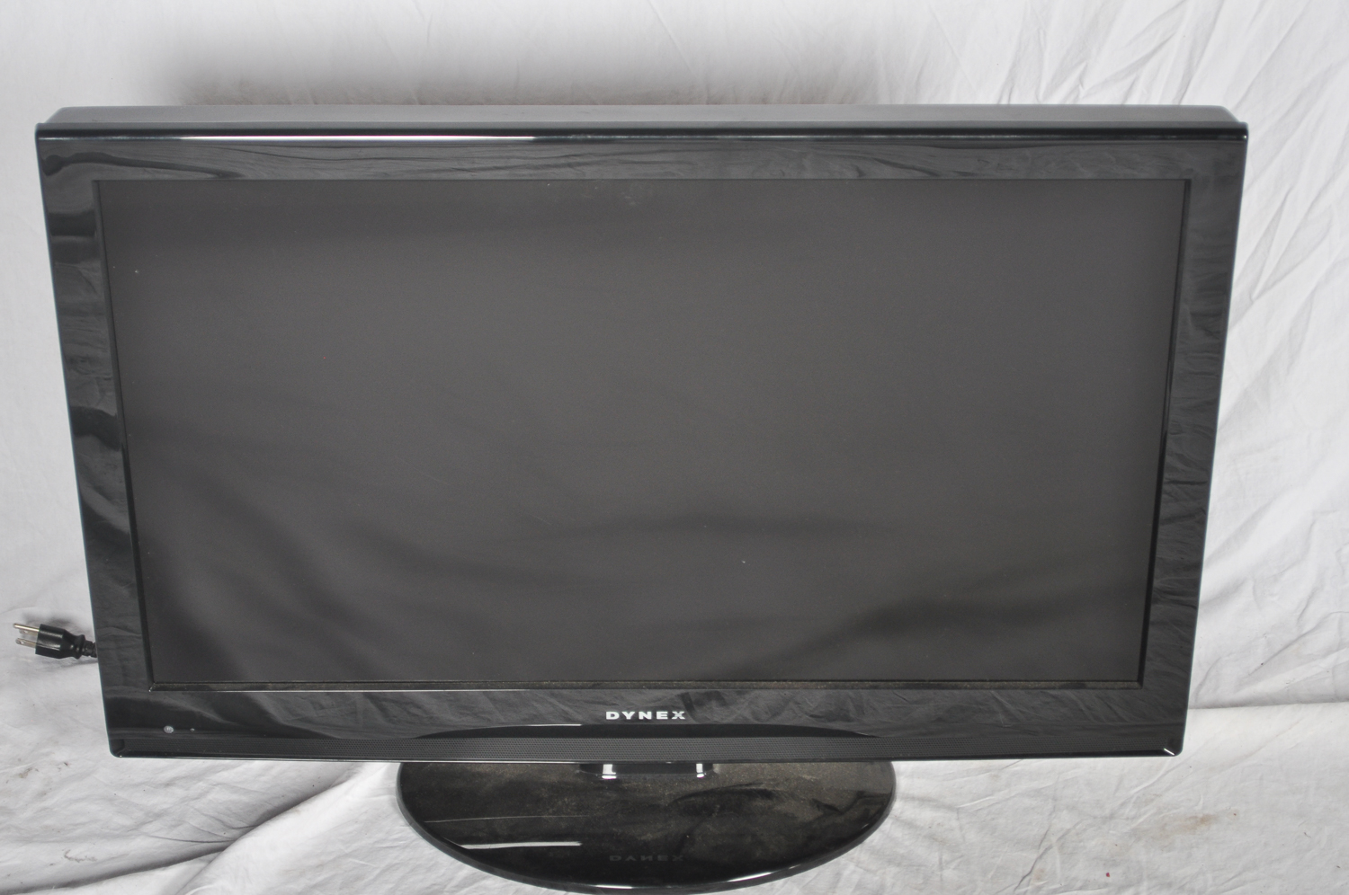 32" Dynex LCD Flat Panel Televisions