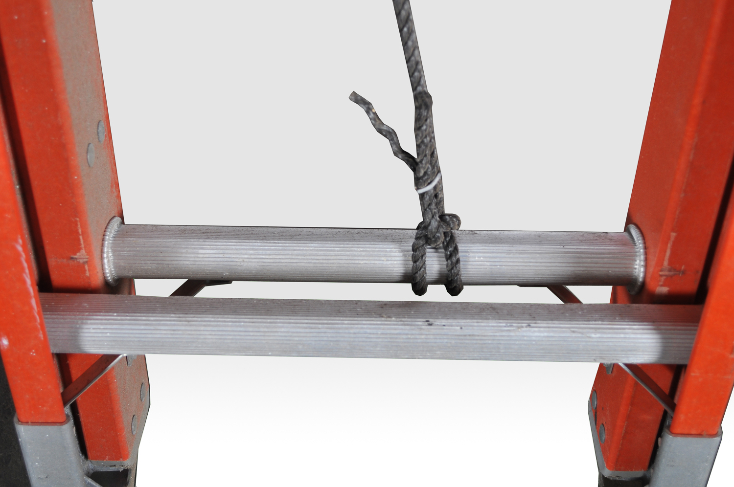 Louisville 28' Metal Sliding Ladder