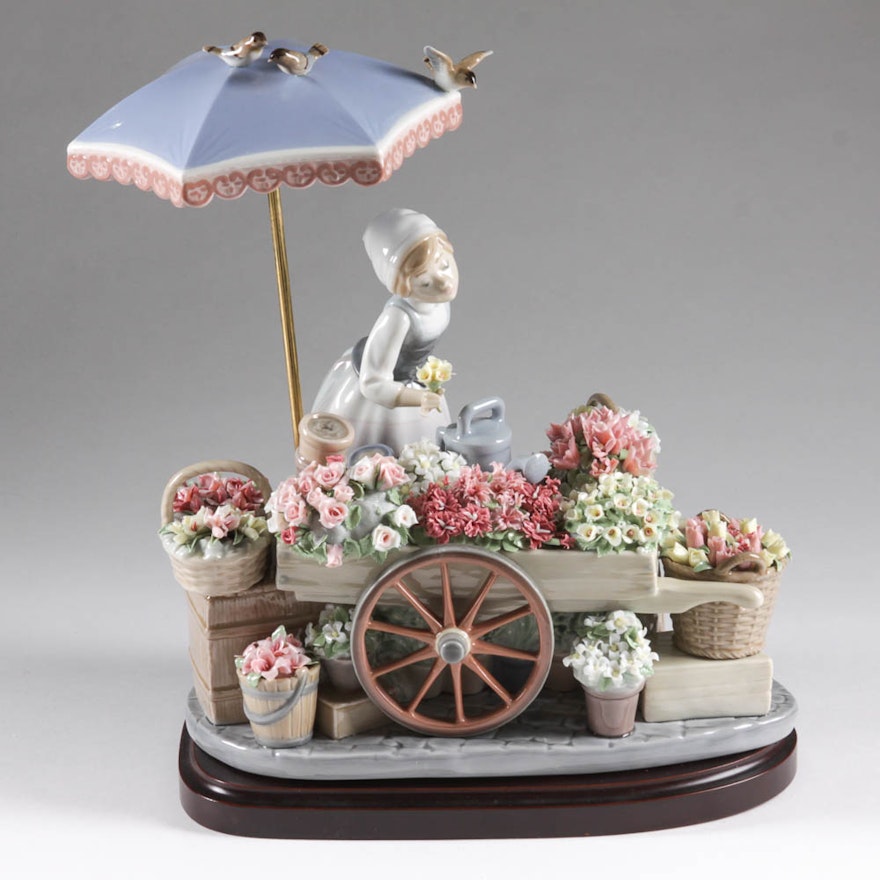 Lladro #1454 "Flowers of the Season" Porcelain Figurine