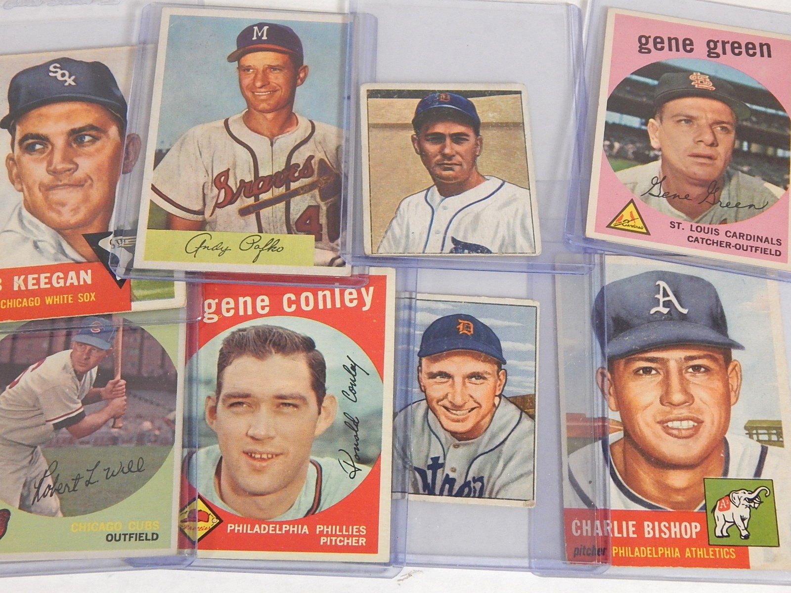 Large 1940s to 1960s TOPPS and Bowman Baseball Card Collection