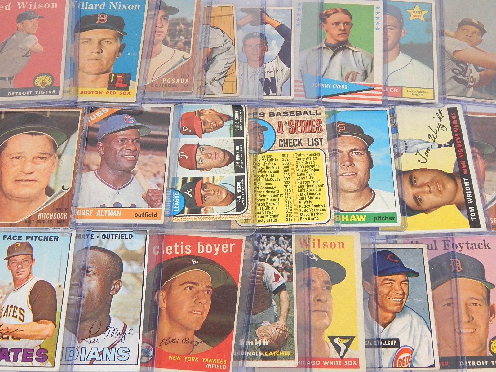 Large 1940s to 1960s TOPPS and Bowman Baseball Card Collection