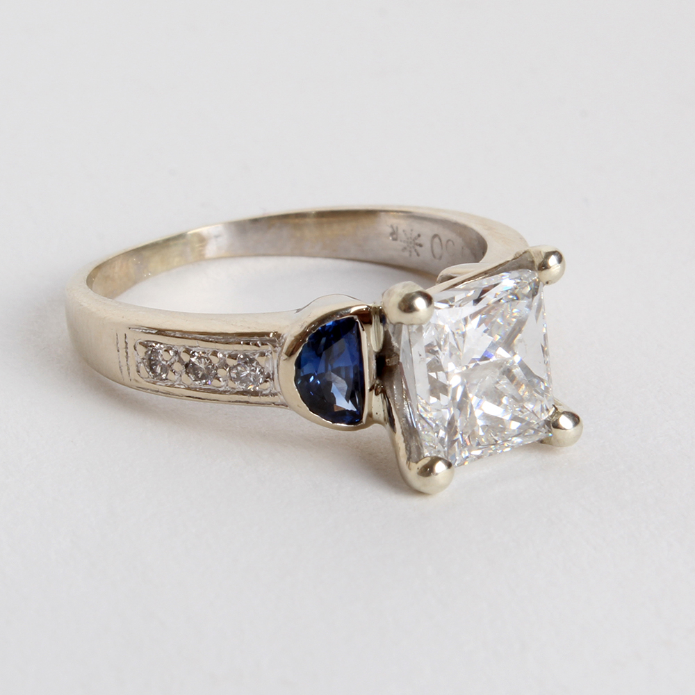 18K White Gold Princess Cut Diamond with Demilune Sapphire Shoulders