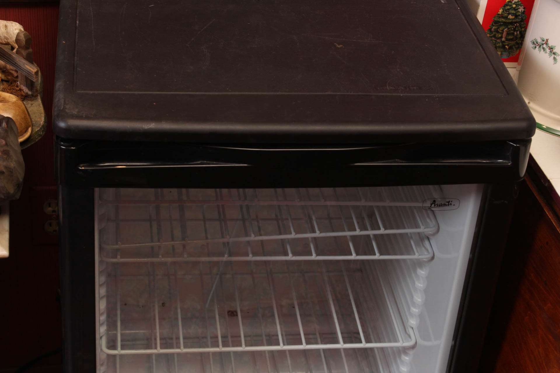 Avanti Glass Door Front Wine Fridge