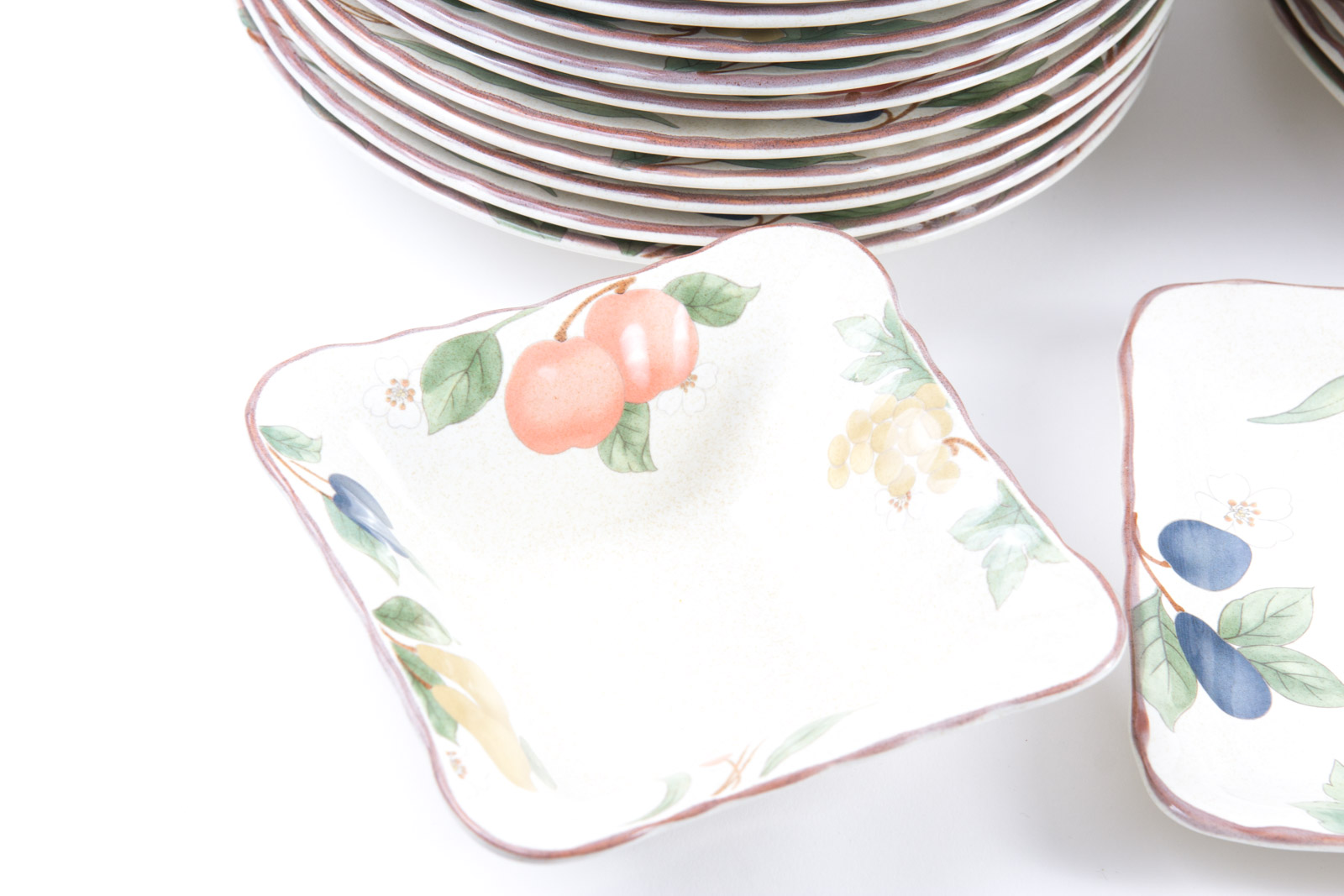 Mikasa "Fruit Panorama" Pattern Tableware Set