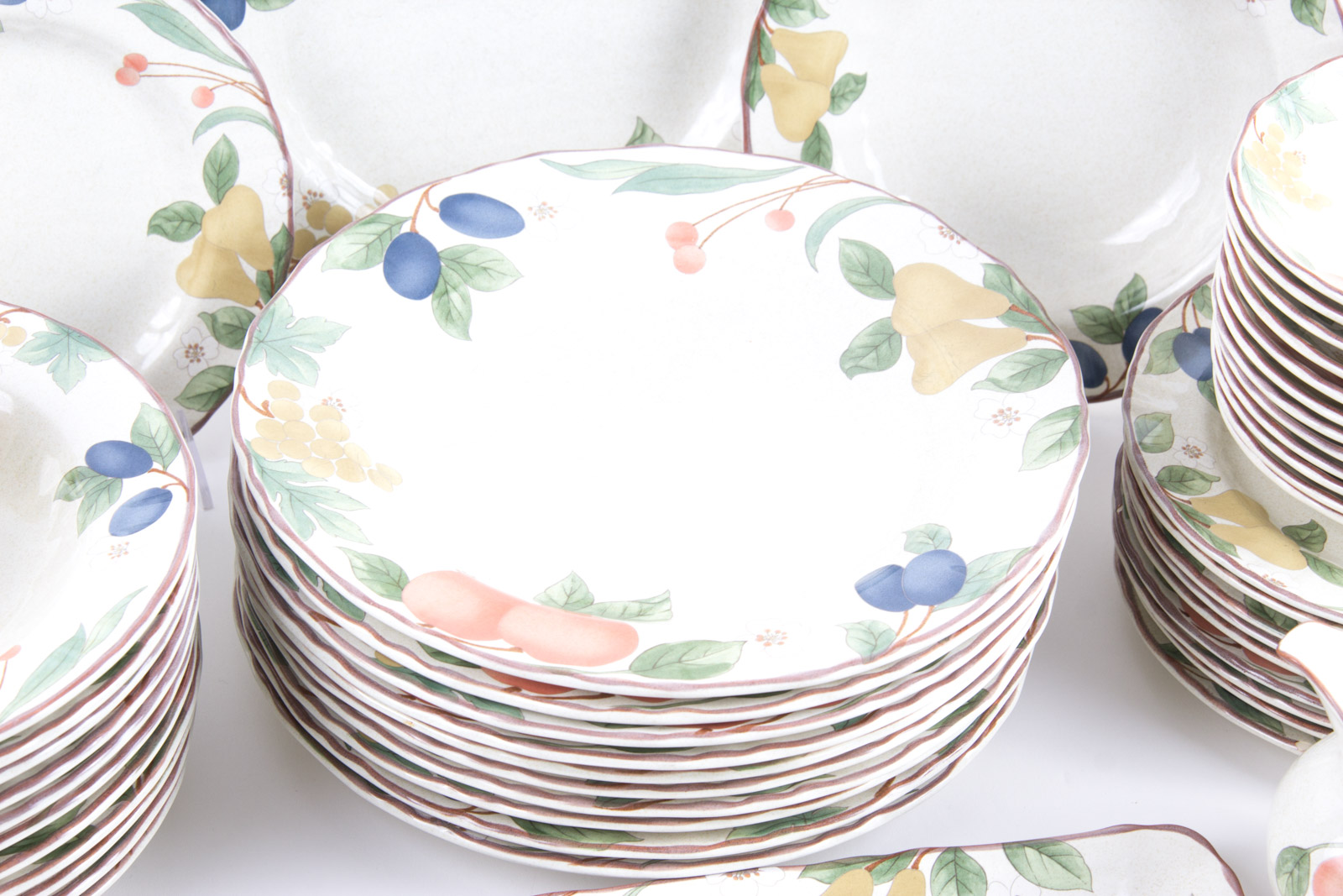 Mikasa "Fruit Panorama" Pattern Tableware Set