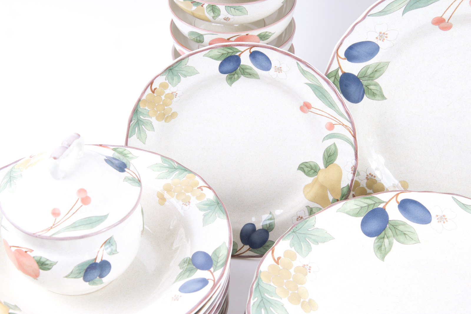 Mikasa "Fruit Panorama" Pattern Tableware Set