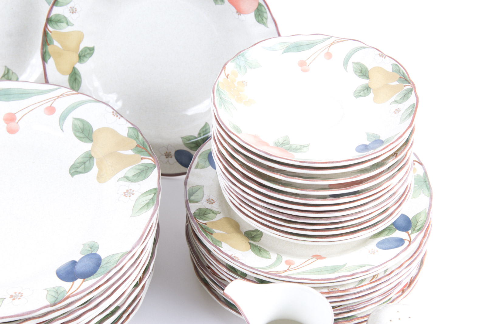 Mikasa "Fruit Panorama" Pattern Tableware Set