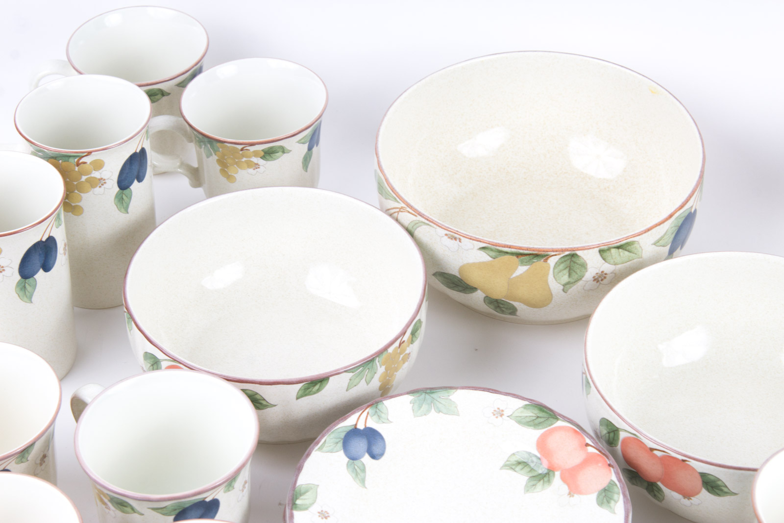 Mikasa "Fruit Panorama" Pattern Tableware Set