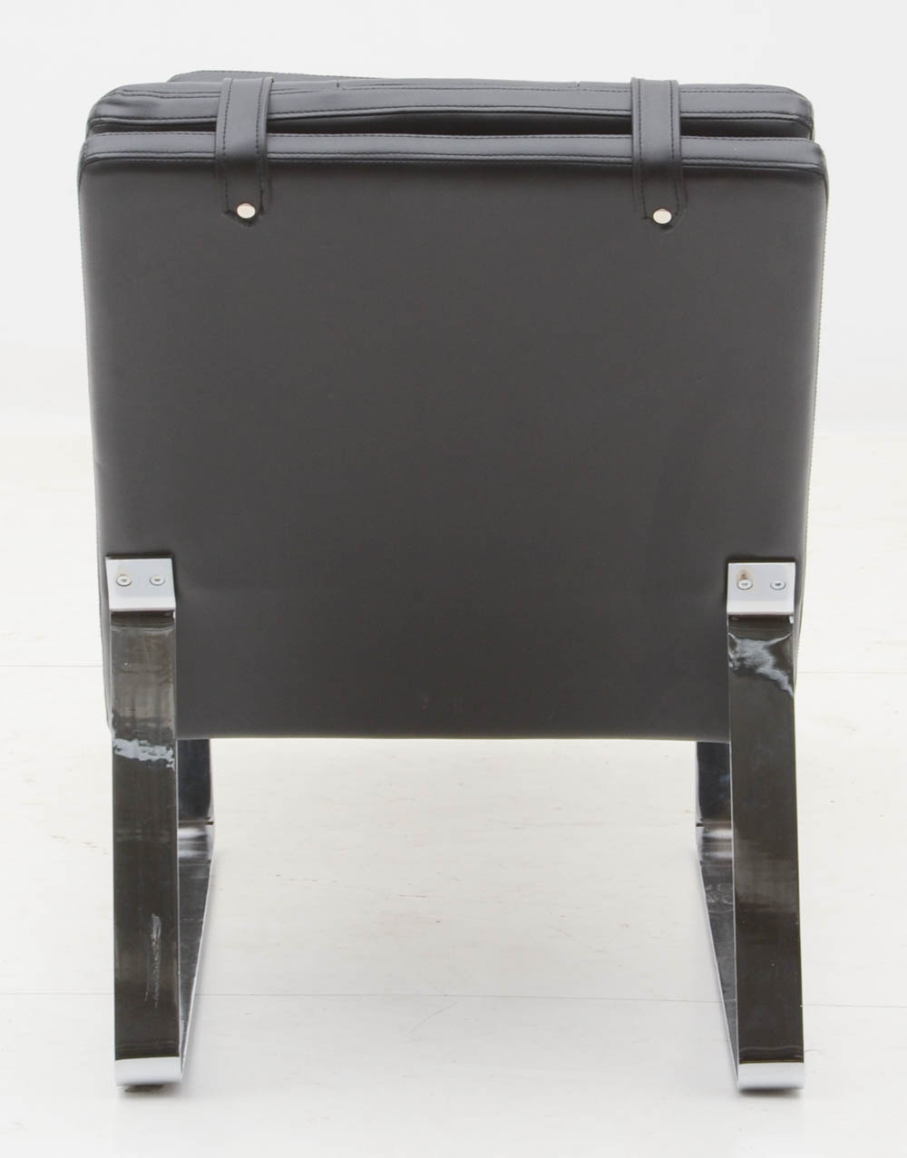 Chintaly "Corvette" Chaise Lounge