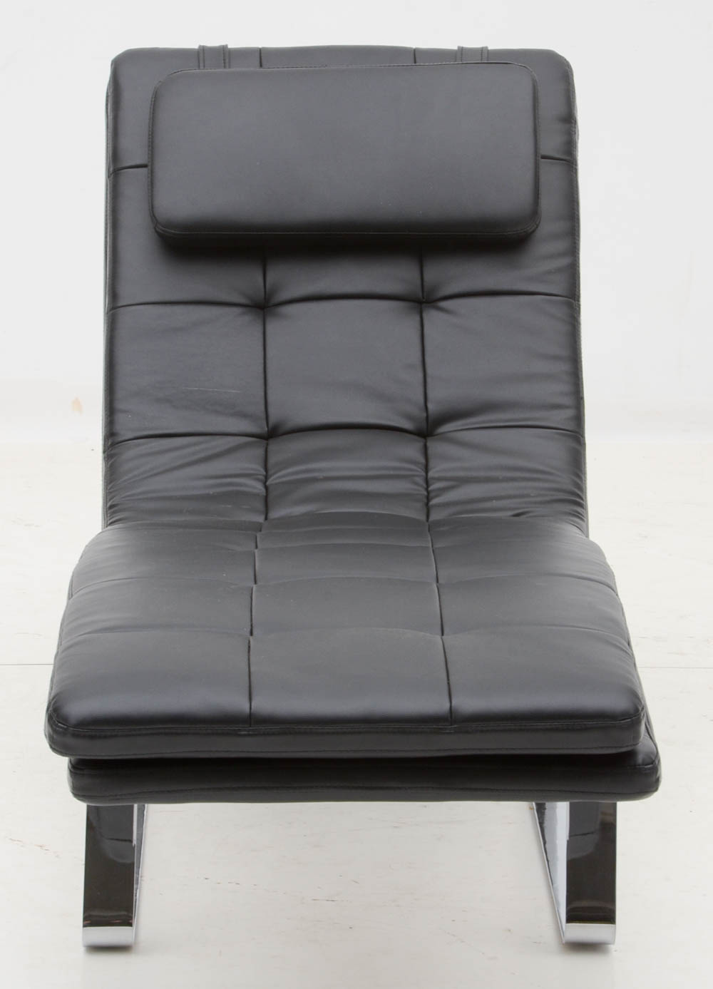 Chintaly "Corvette" Chaise Lounge