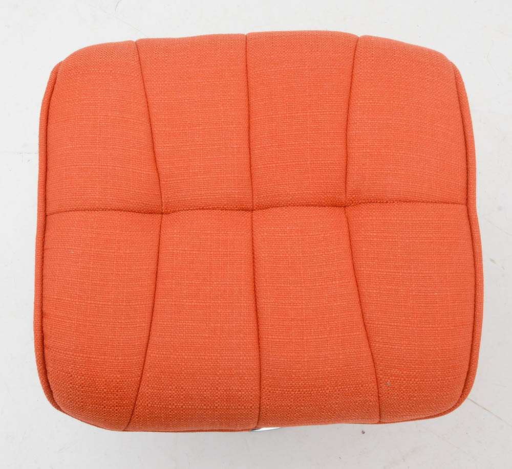 Contemporary Modern Style Lounge Chair with Ottoman