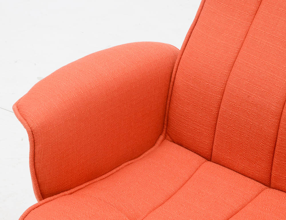 Contemporary Modern Style Lounge Chair with Ottoman