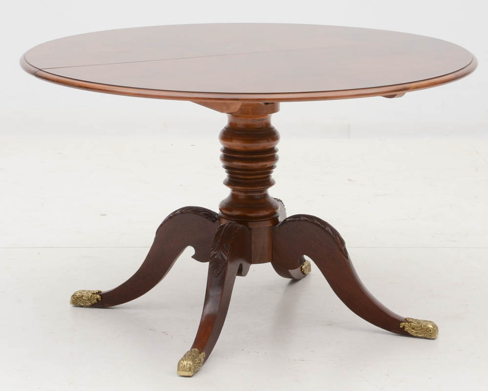 Henredon Dining Set With Leather Chairs