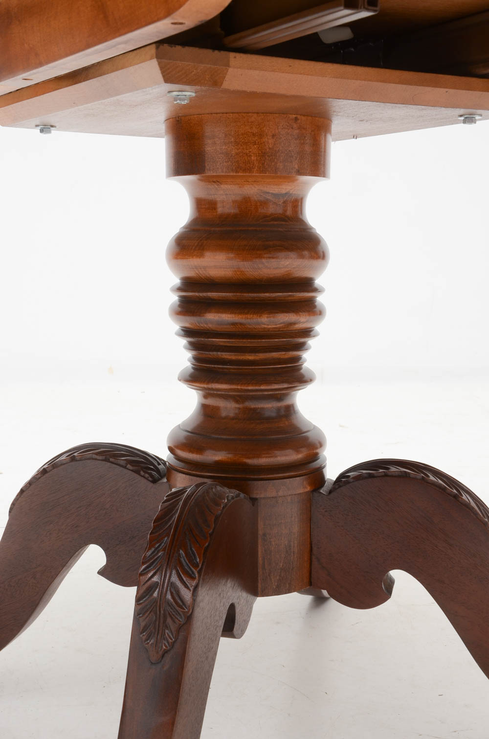 Henredon Dining Set With Leather Chairs