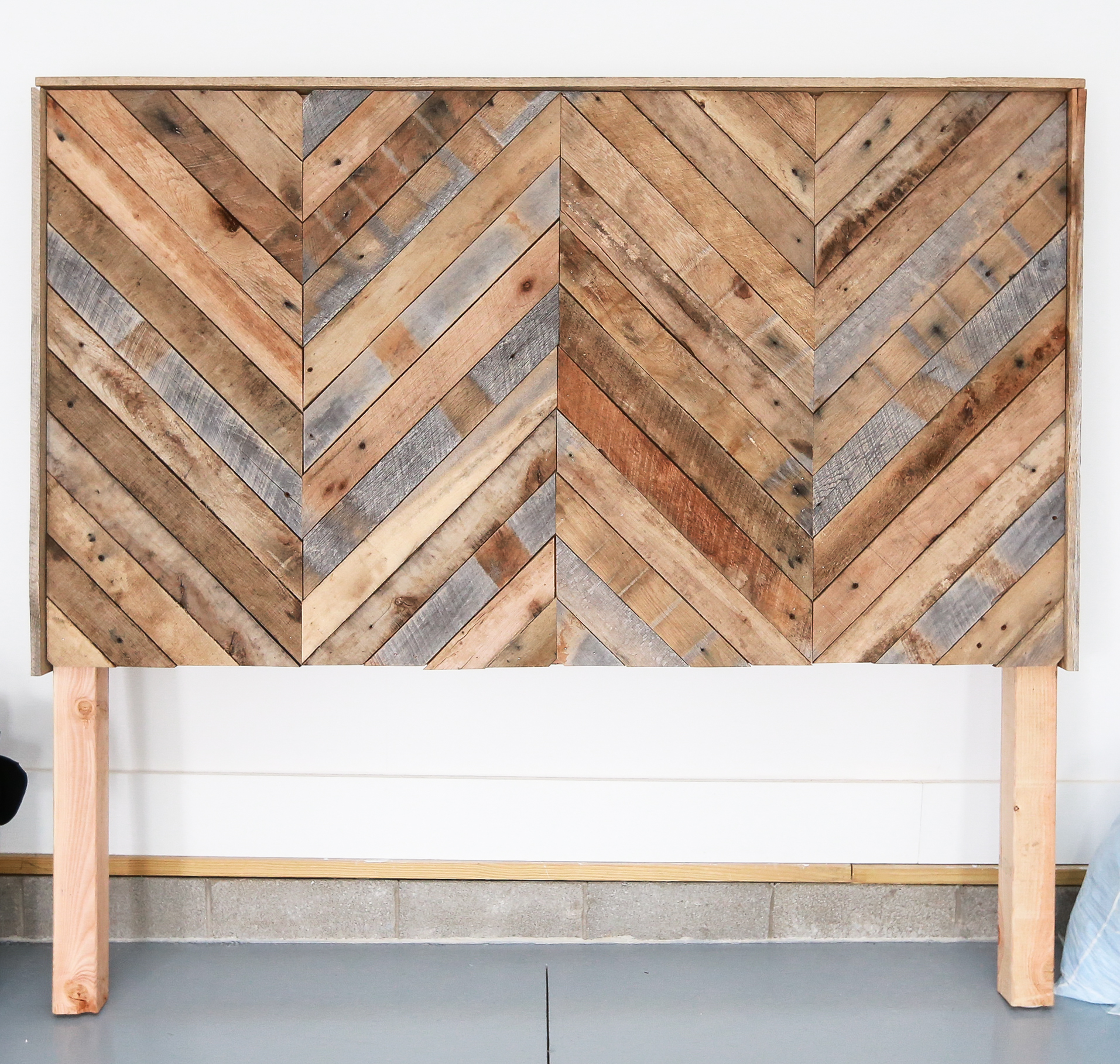 Repurposed Barnwood King Size Headboard EBTH