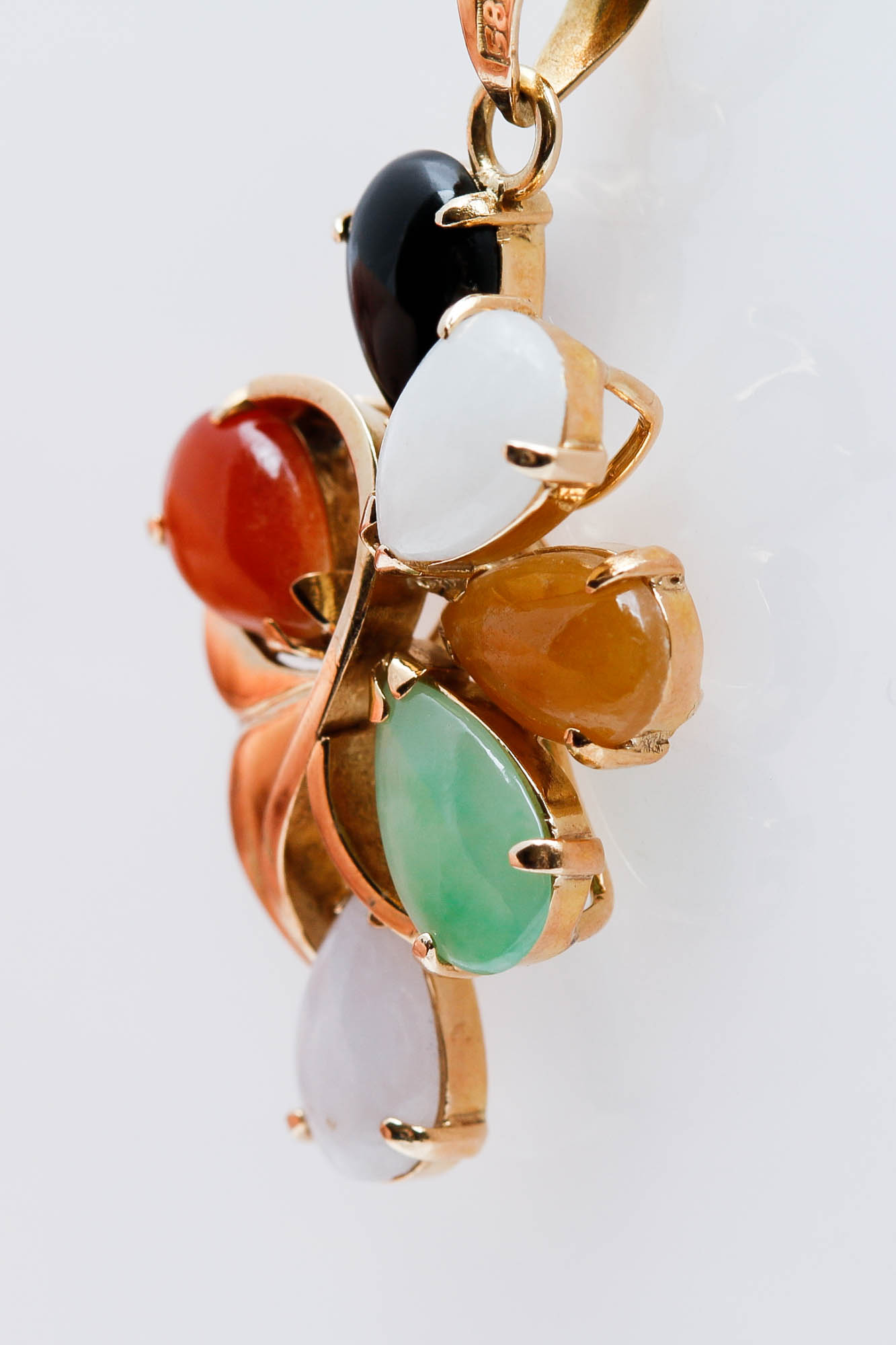 14K Yellow Gold Jadeite and Black Onyx Pendant