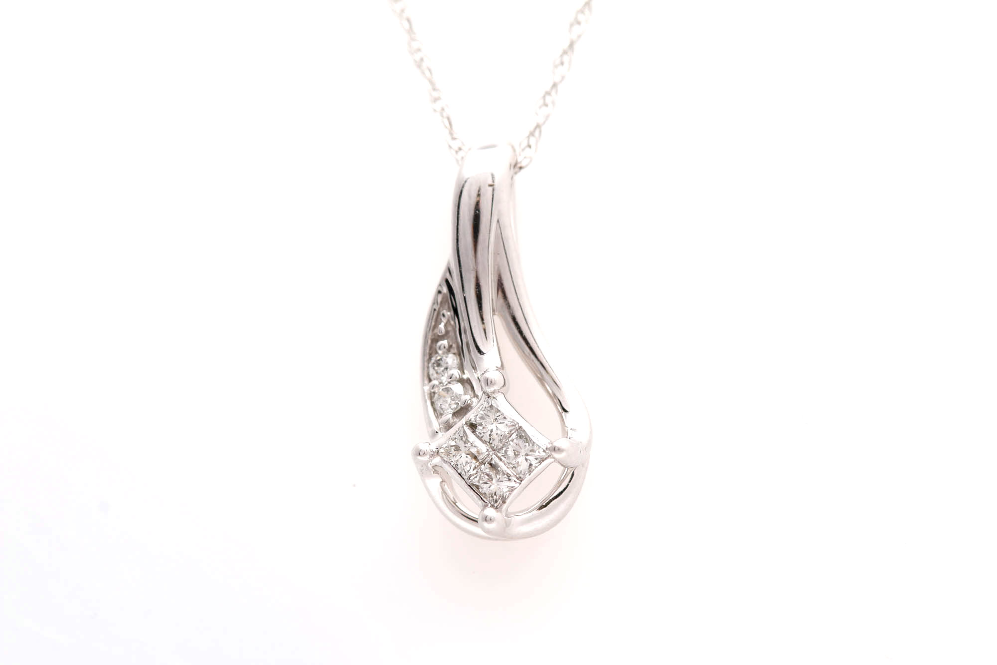 10K White Gold Diamond and Sapphire Pendant Necklace