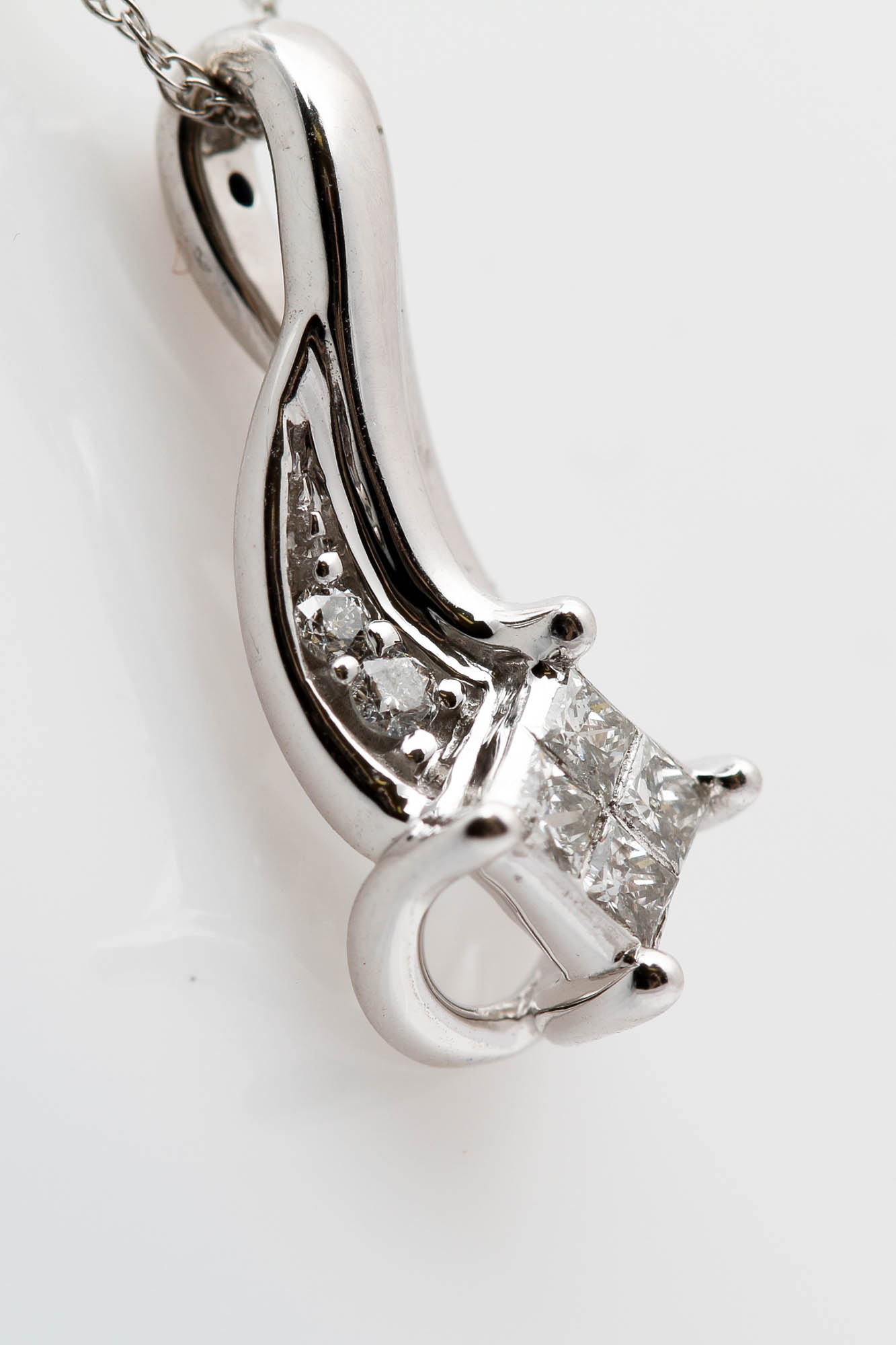 10K White Gold Diamond and Sapphire Pendant Necklace