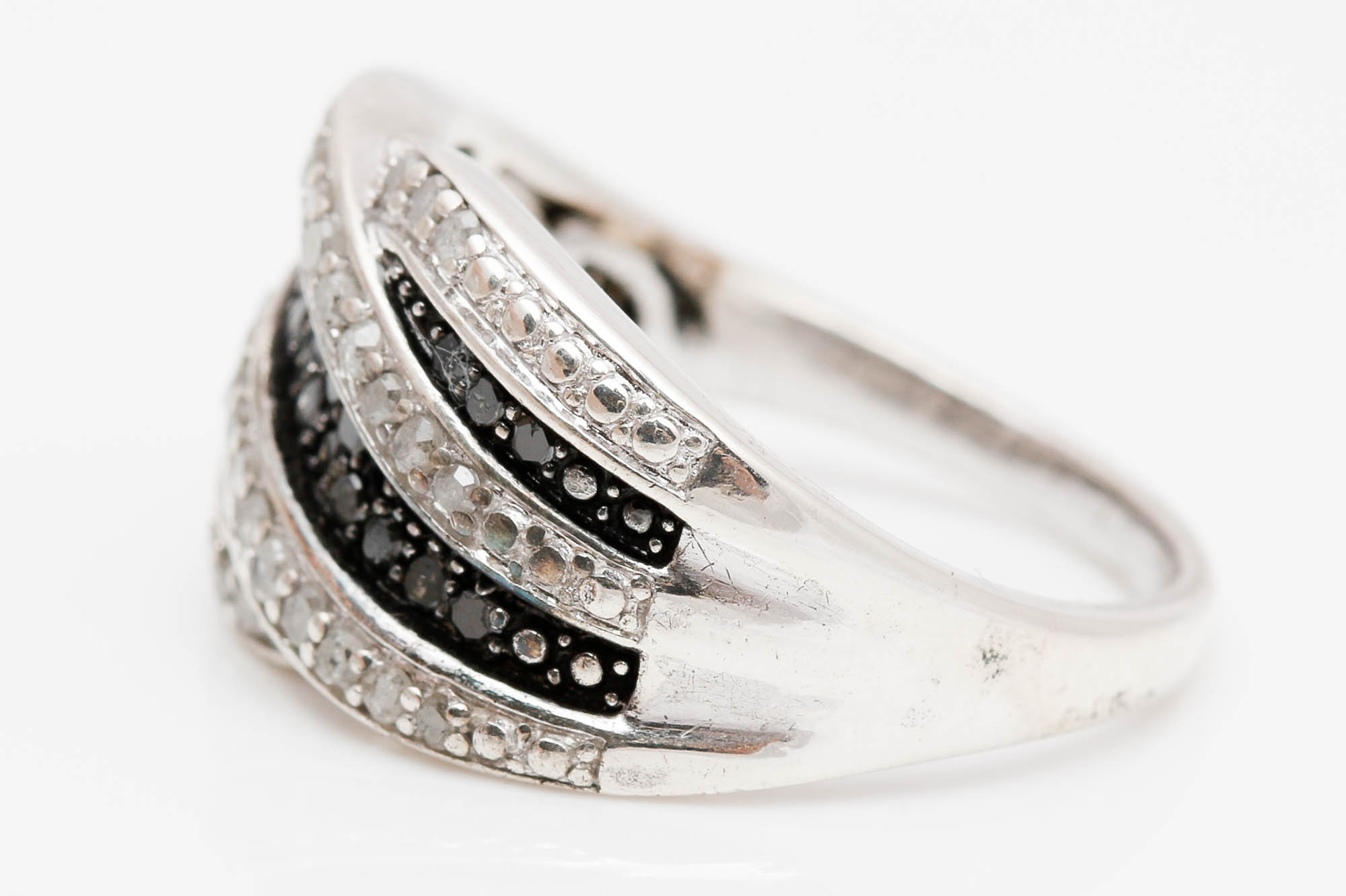 Sterling Silver 0.73 CTW Black and White Diamond Band