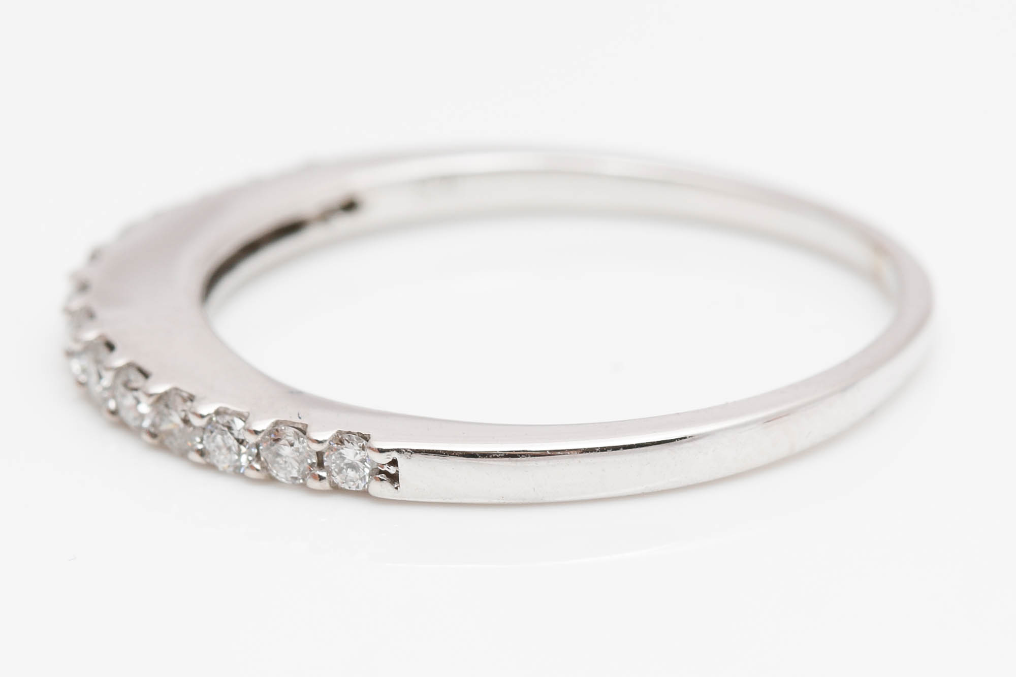 14K White Gold Diamond Wedding Band