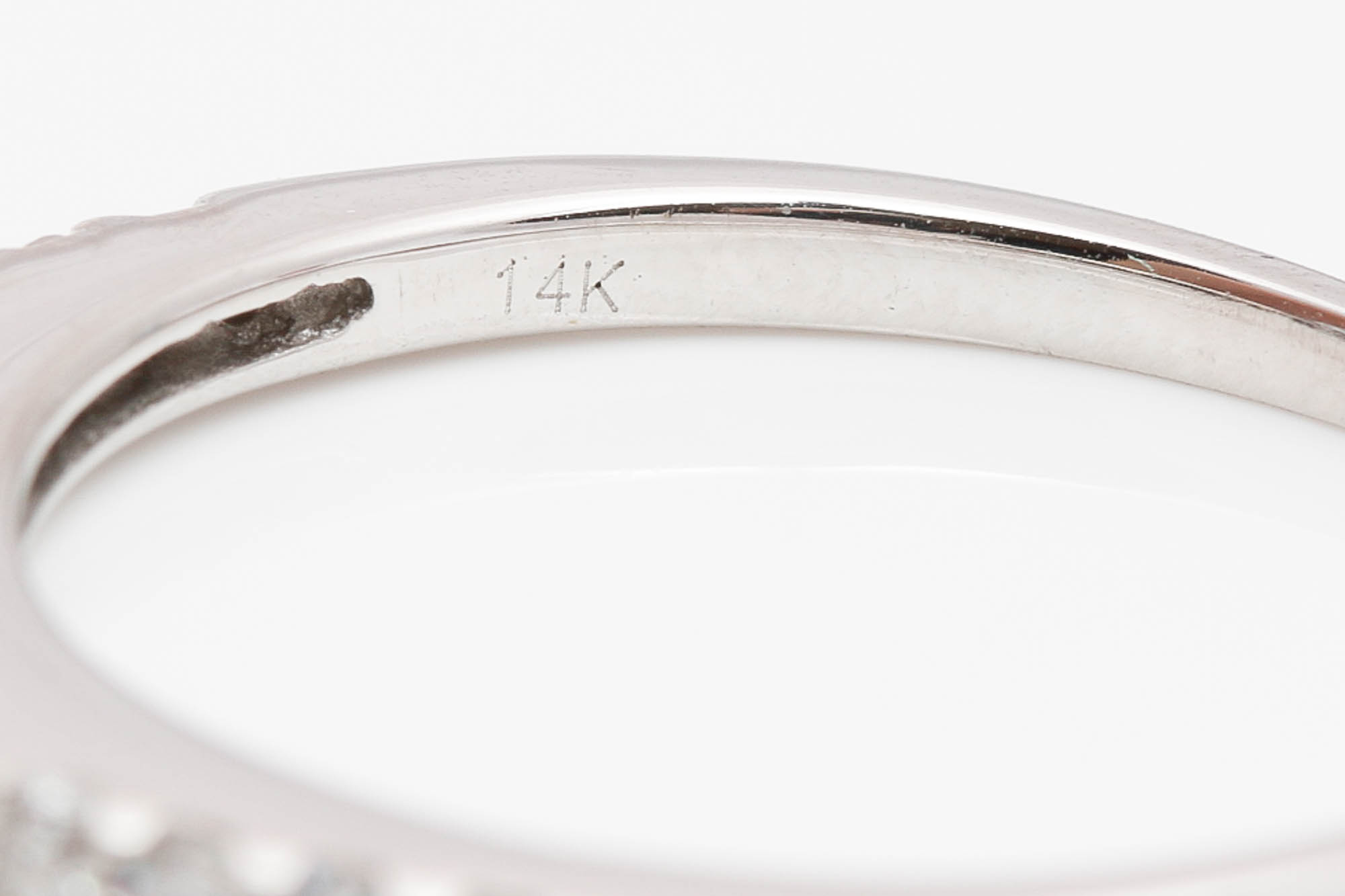 14K White Gold Diamond Wedding Band