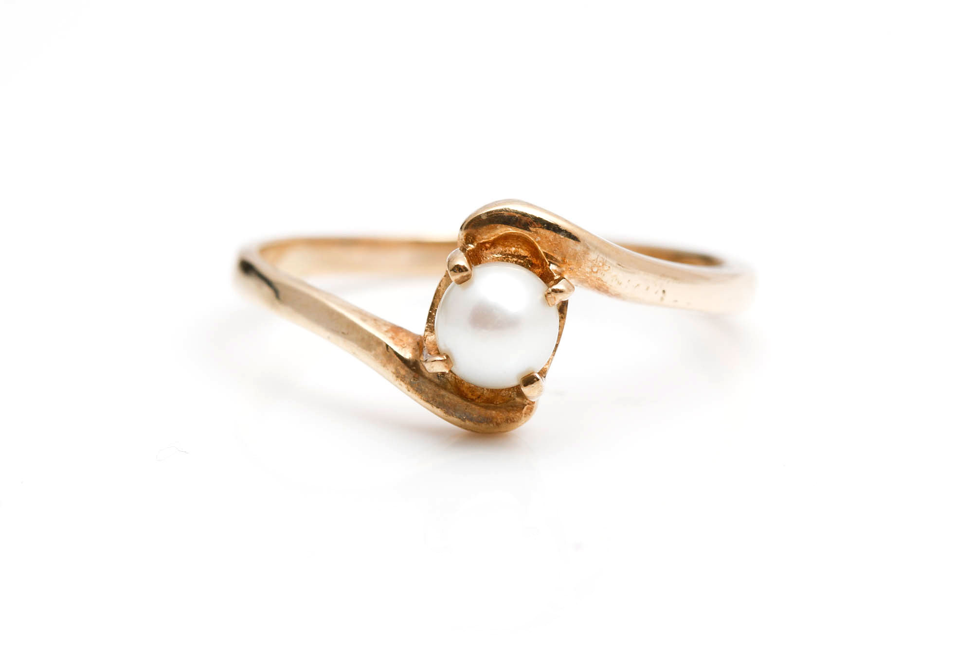 10K Yellow Gold Cultured Pearl Ring