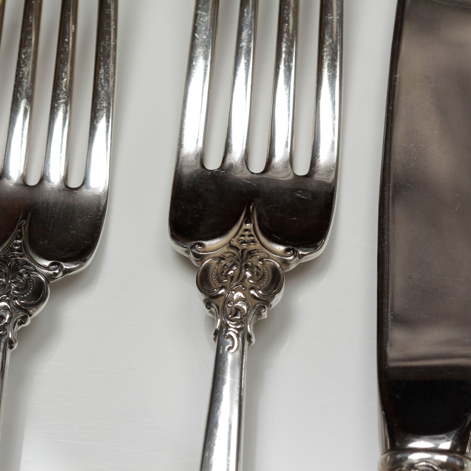 Wallace Sterling Silver "Grande Baroque" Flatware