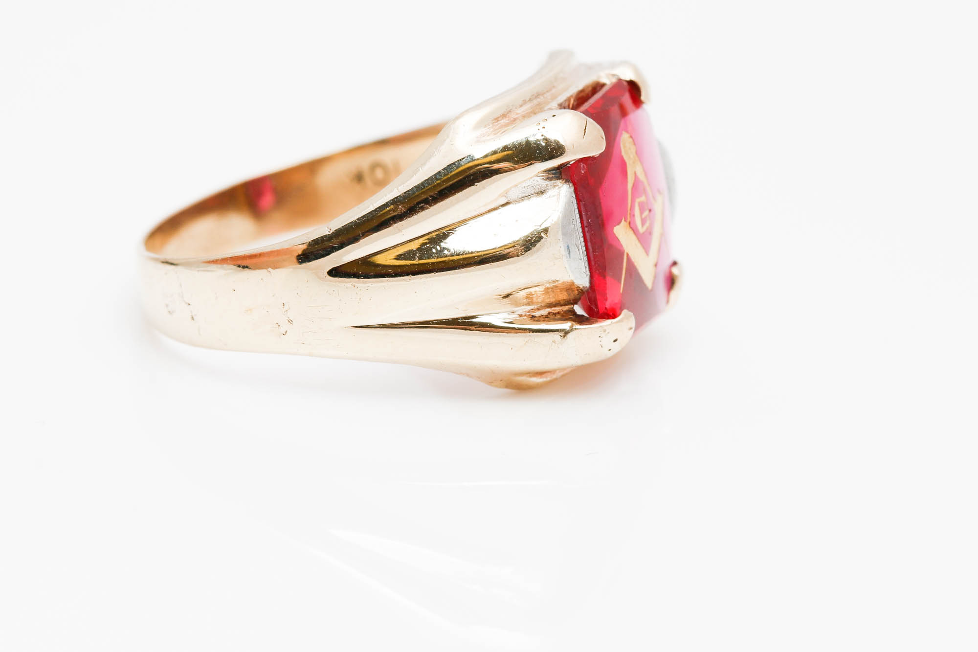 10K Yellow Gold Synthetic Ruby Masonic Ring