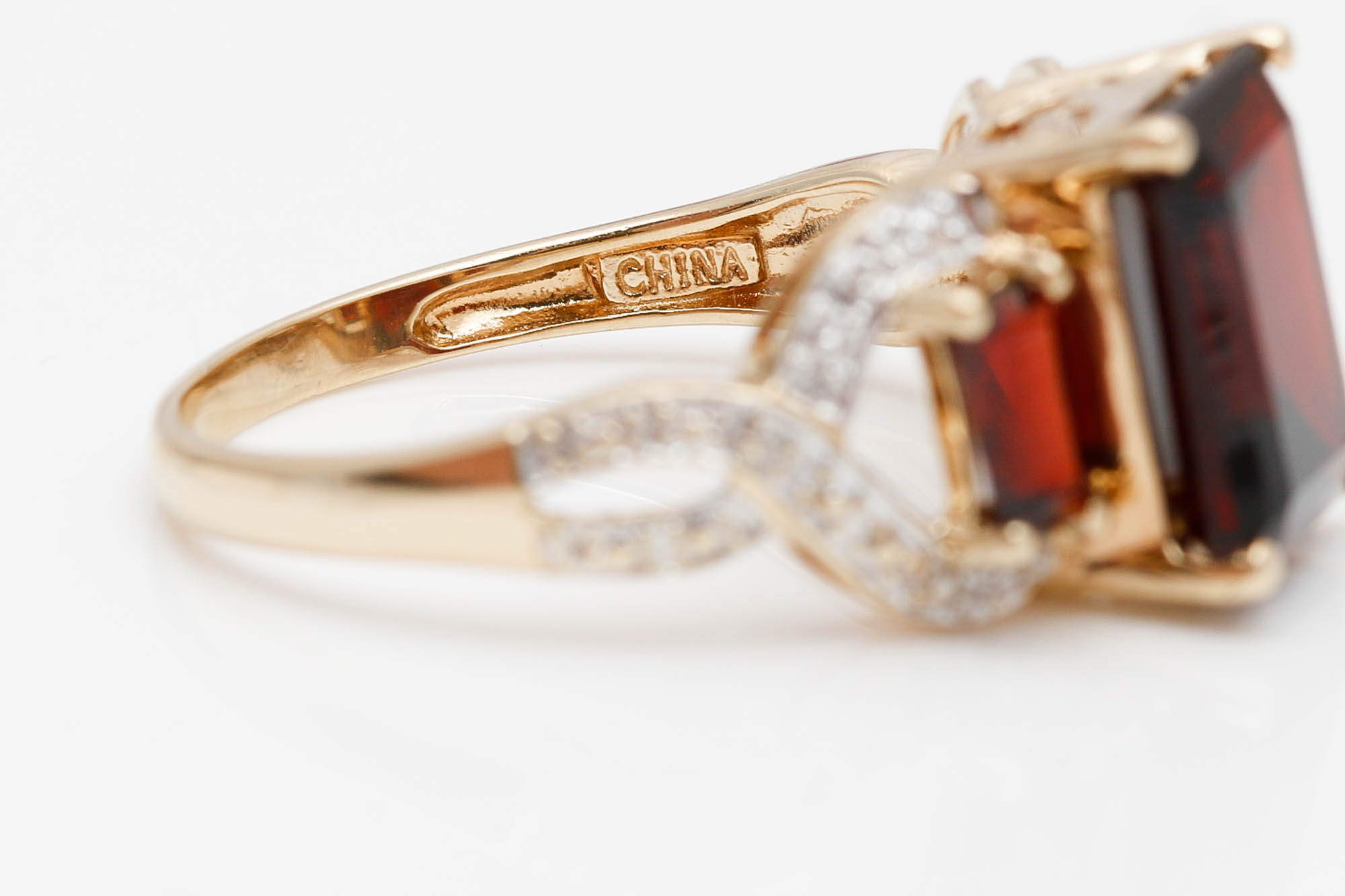 10K Yellow Gold Garnet and Diamond Ring