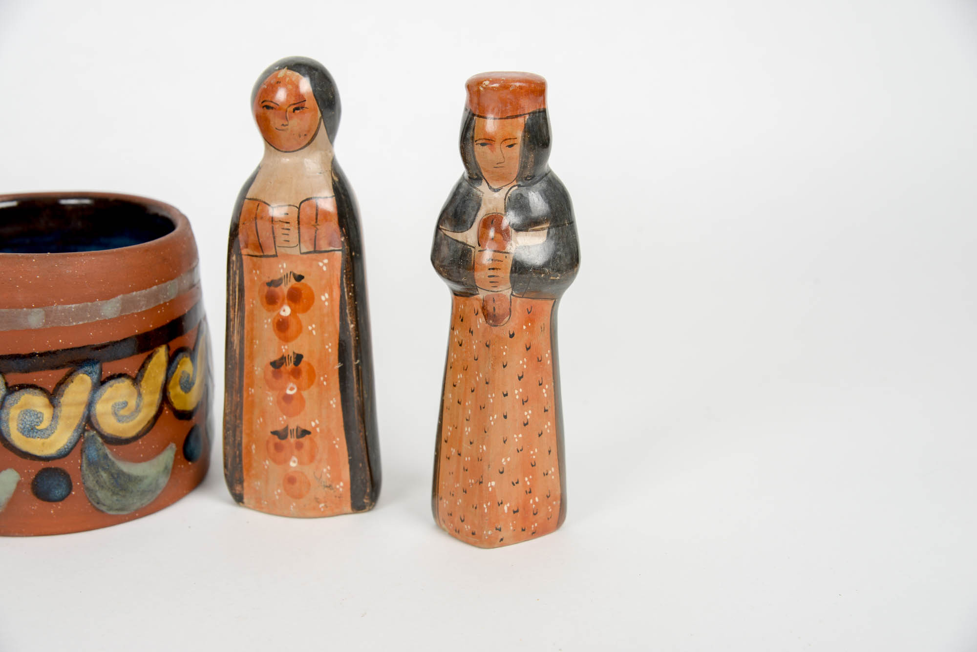 Collection Mexican Terracotta Figurines and Bowl