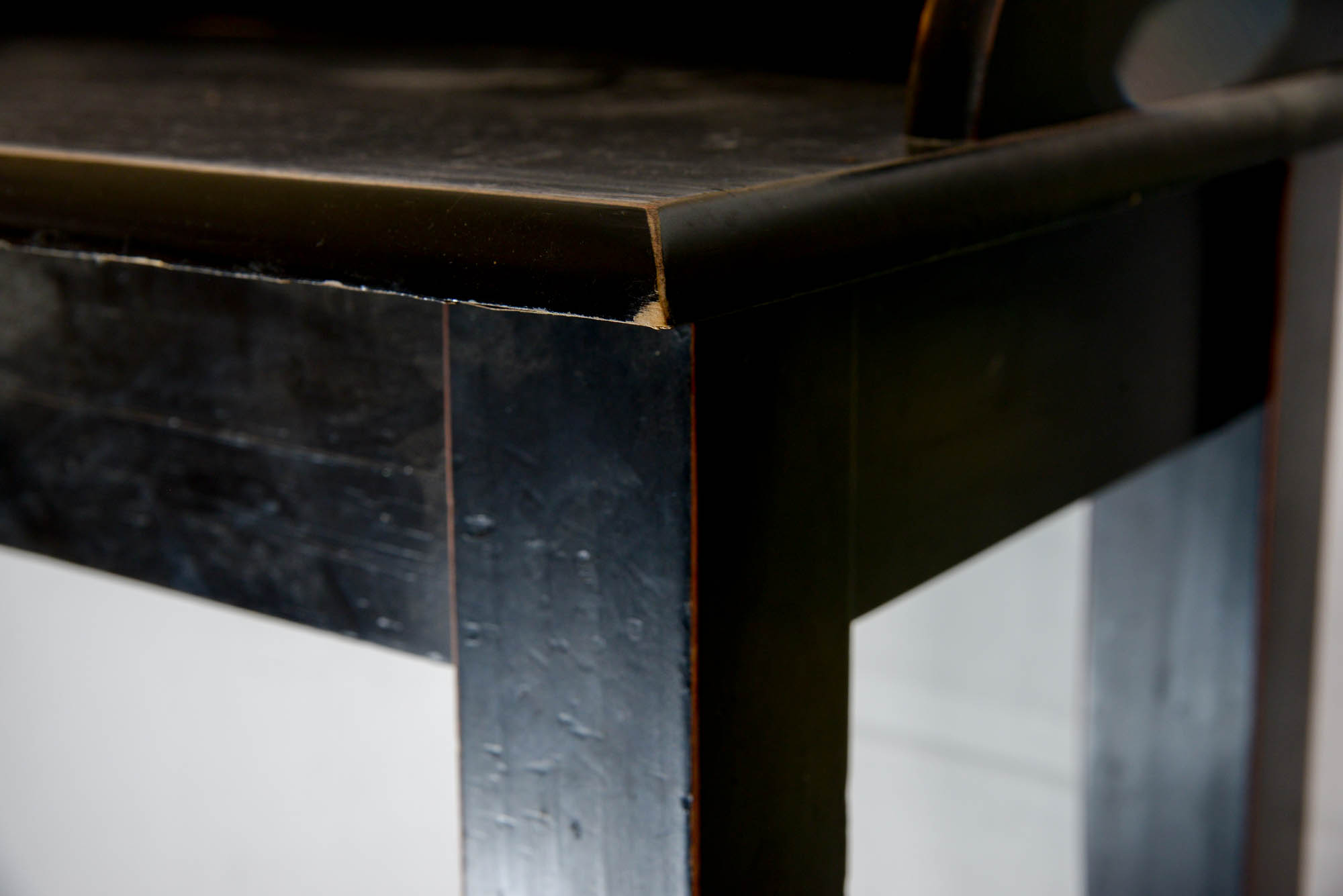 Contemporary One-Drawer Desk