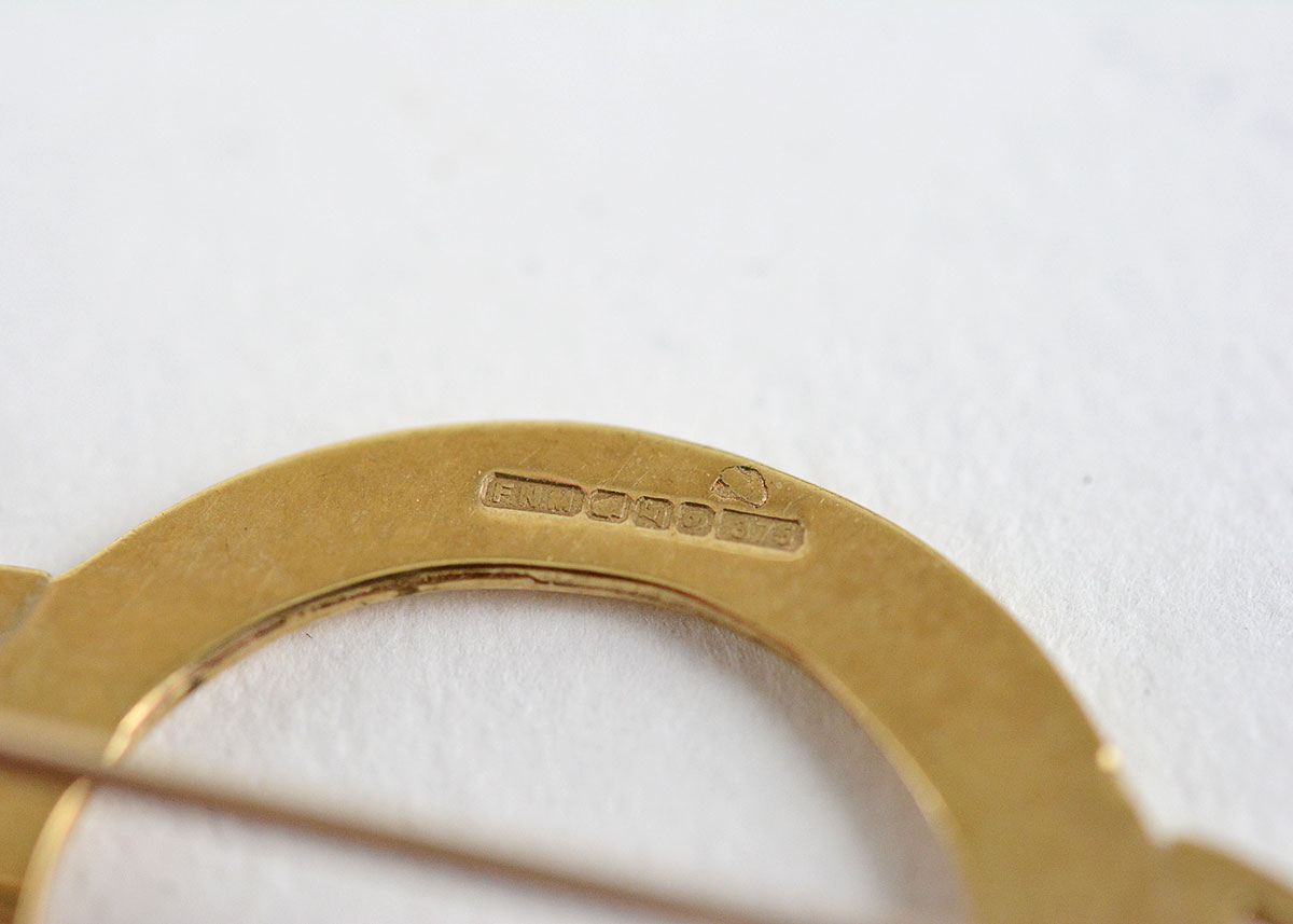 10K Yellow Gold Claddagh Pin