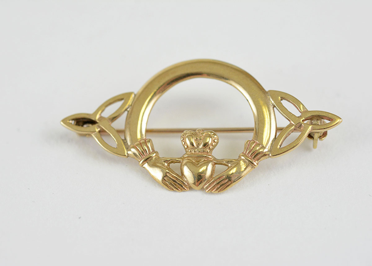 10K Yellow Gold Claddagh Pin