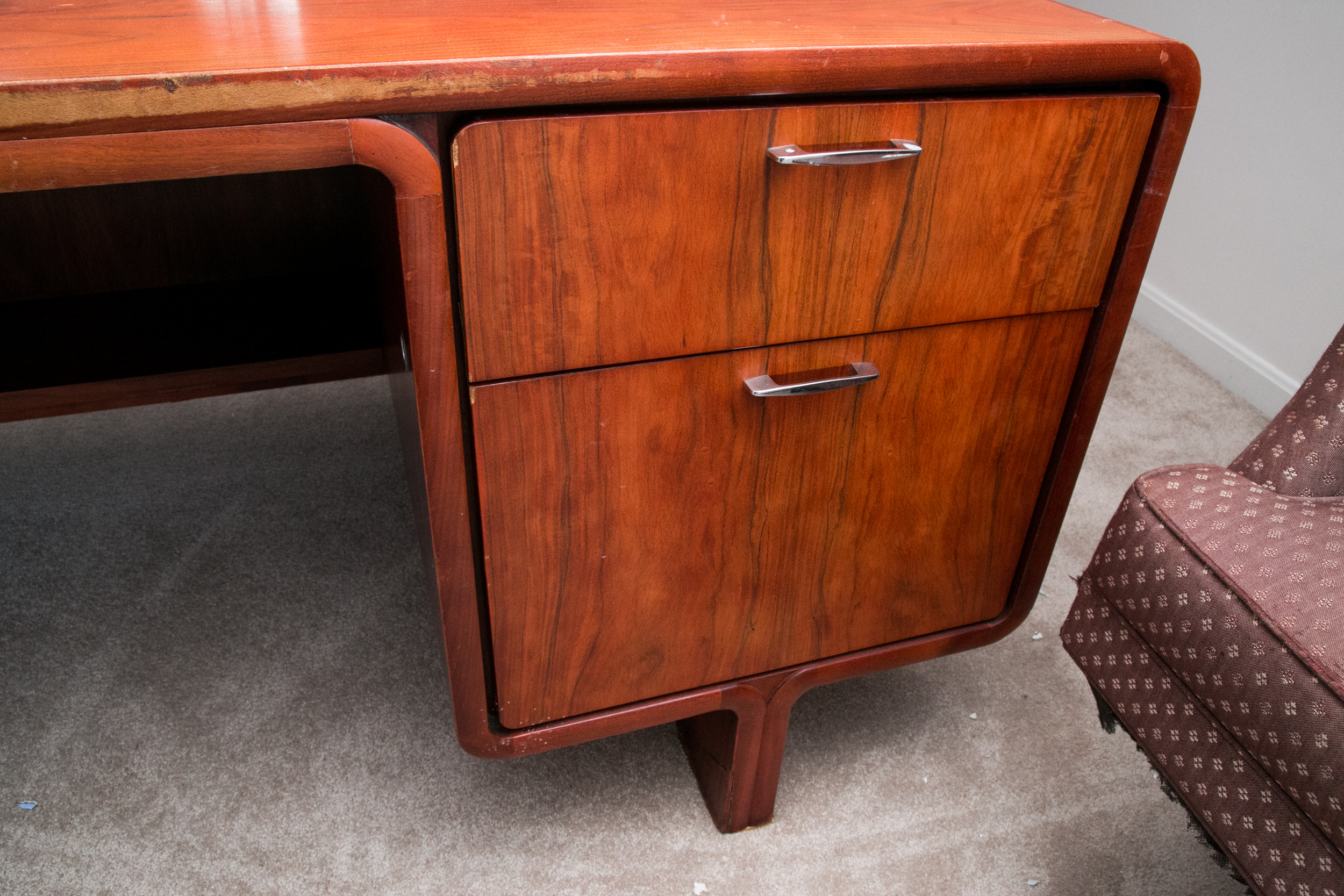 Mid Century Modern Style Rosewood Veneer Executive Desk