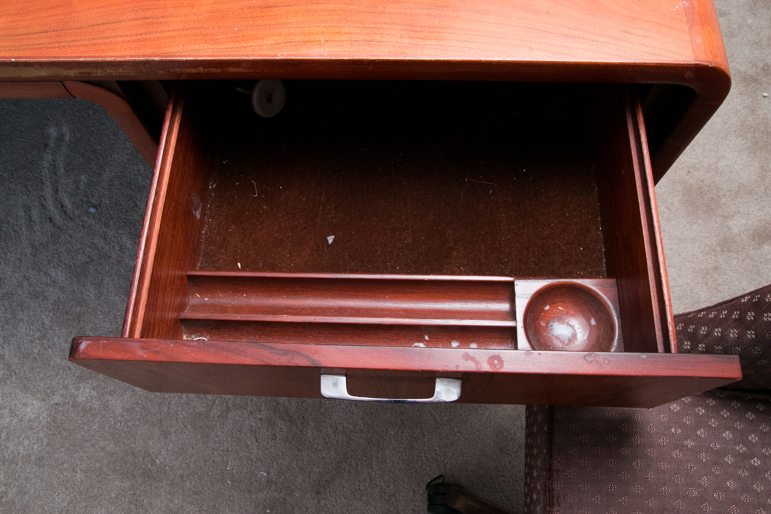 Mid Century Modern Style Rosewood Veneer Executive Desk