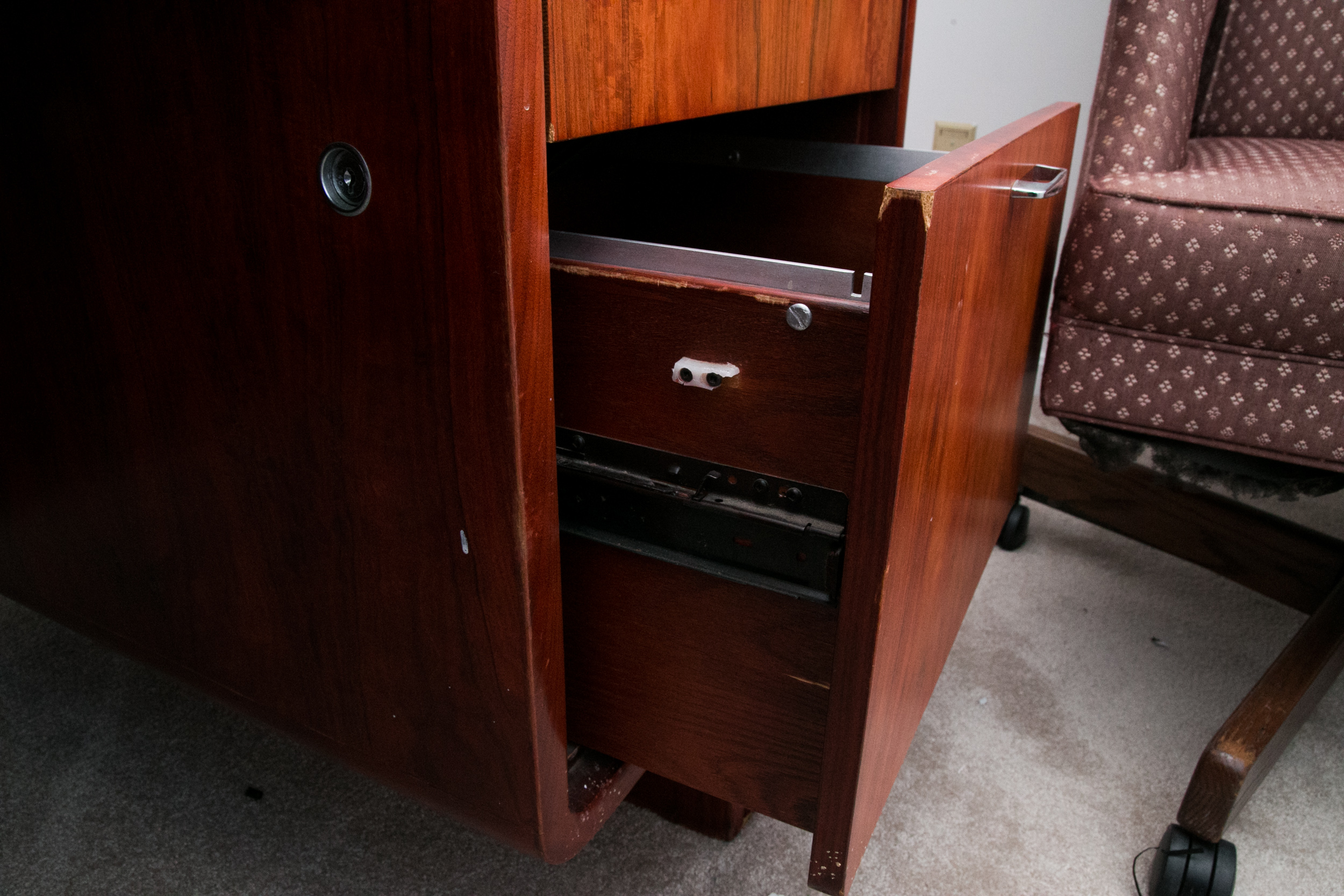 Mid Century Modern Style Rosewood Veneer Executive Desk