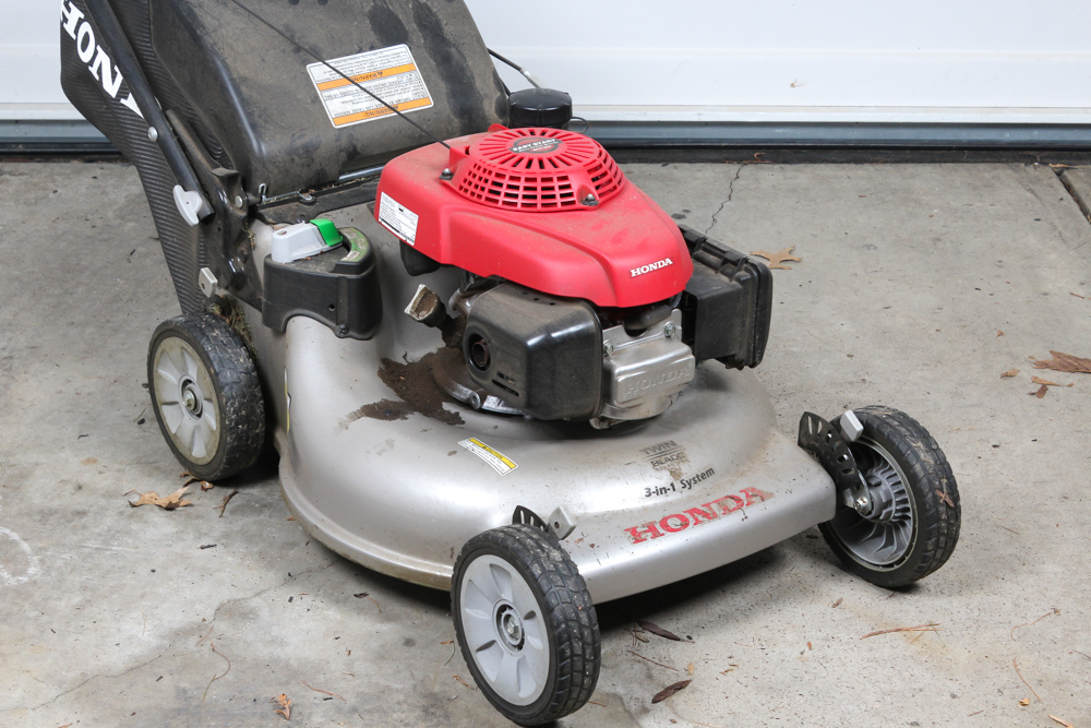 Honda Self-Propelled Lawn Mower with Smart Drive