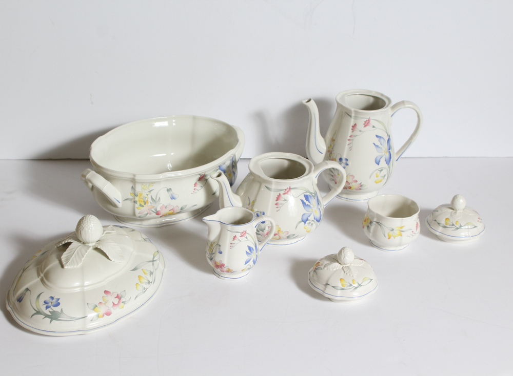 Collection of Villeroy and Boch "Riviera" Dinnerware
