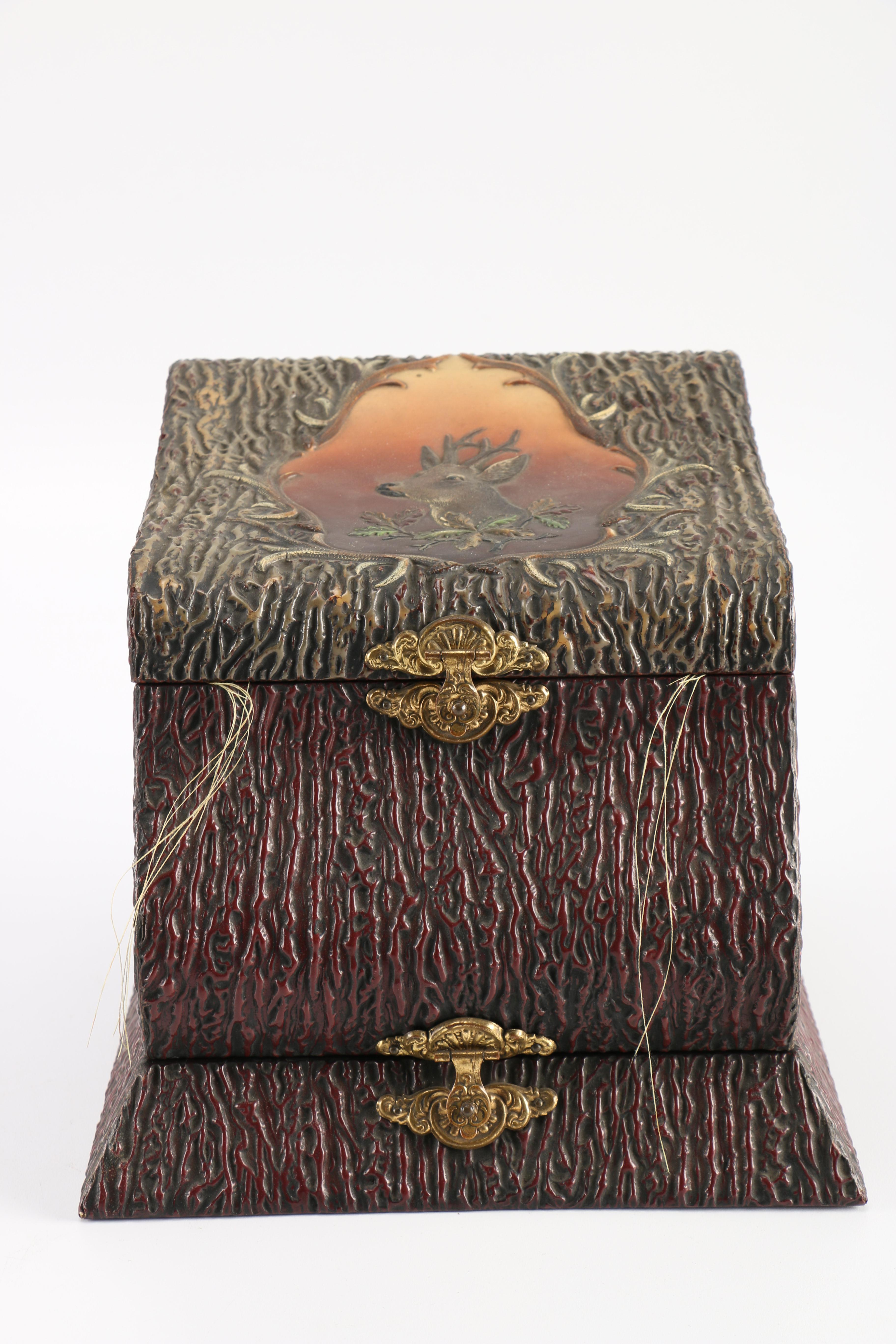 Vintage Collar Box and Bull Horns