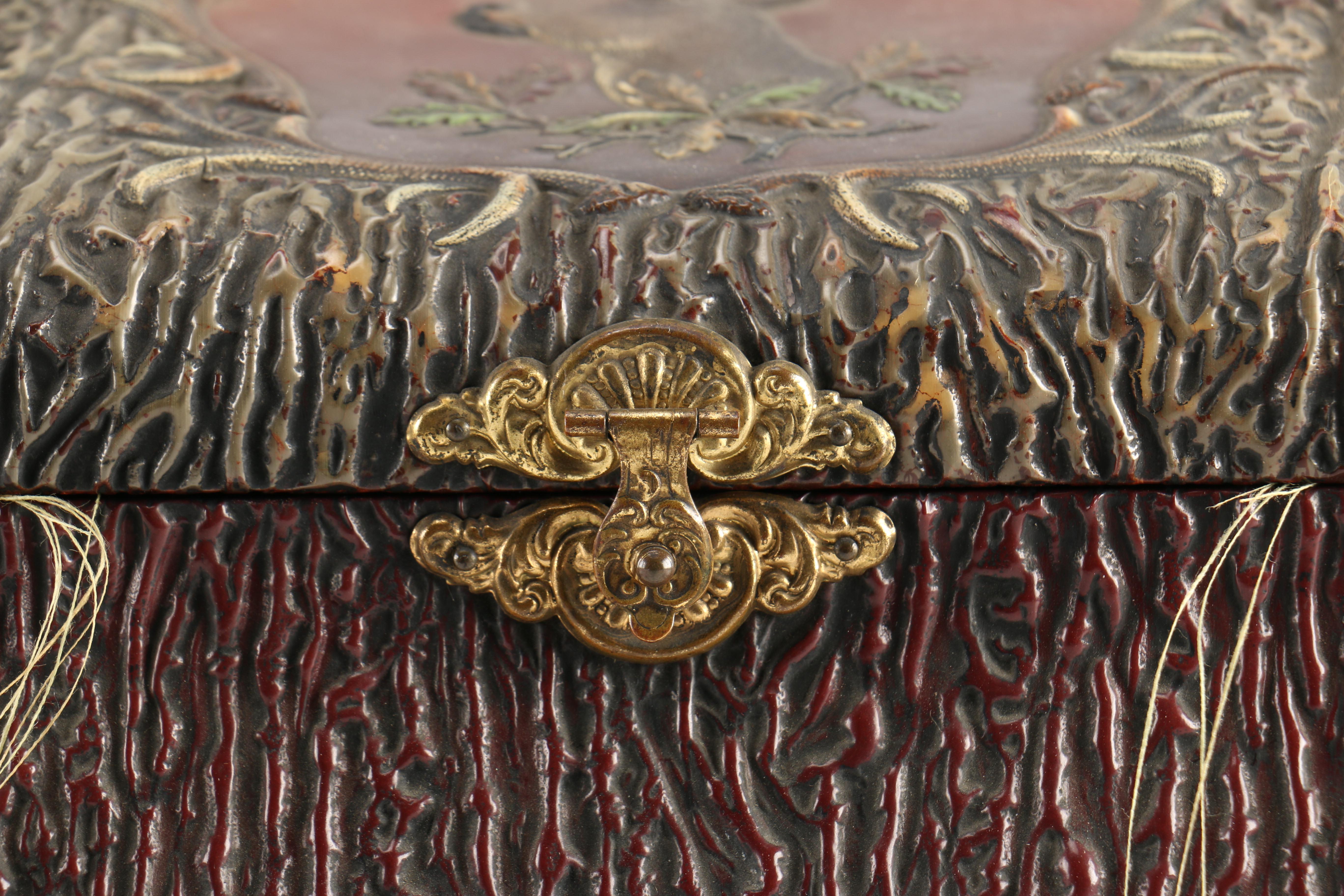 Vintage Collar Box and Bull Horns