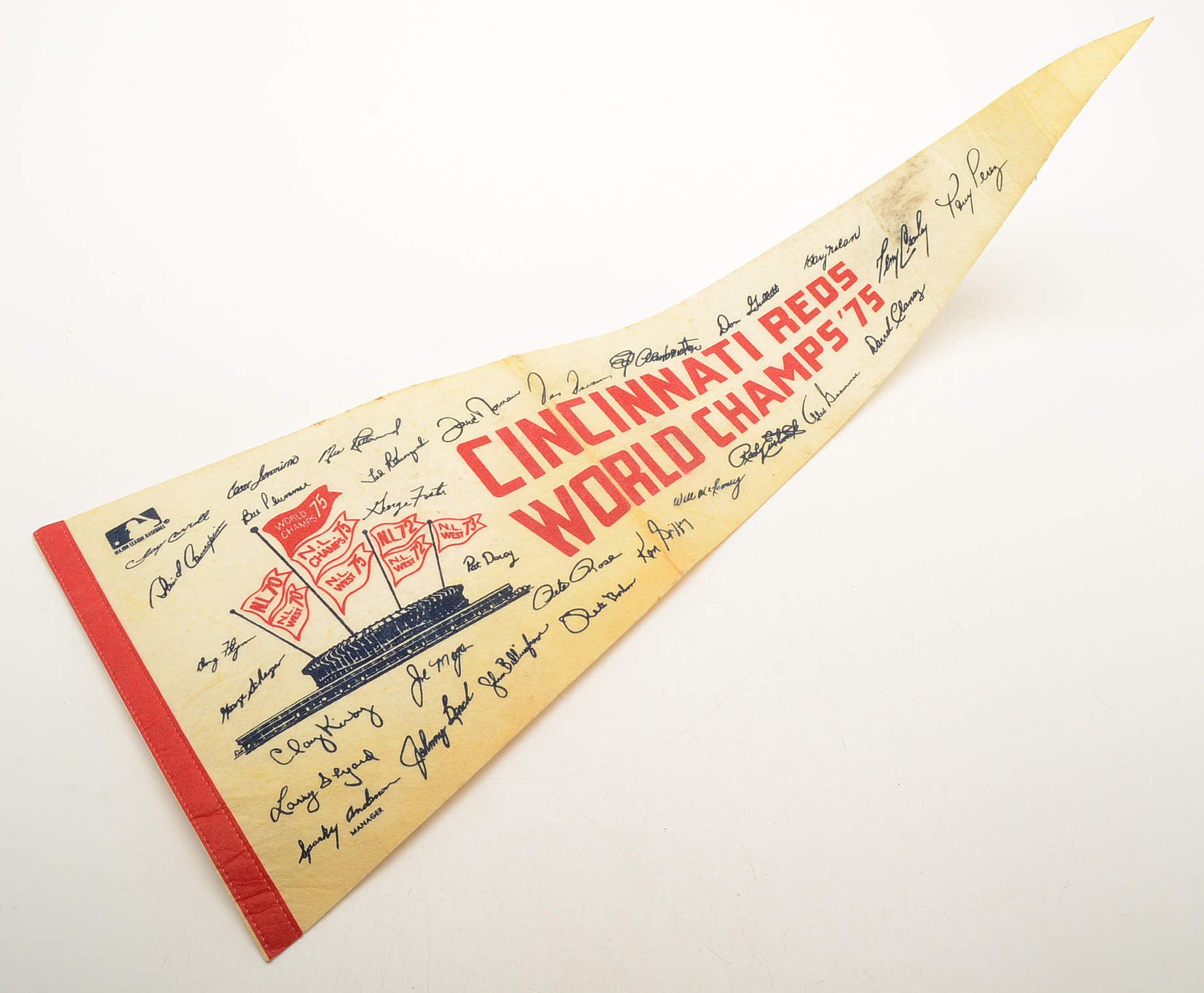 1975 Reds Medallion and Pennant