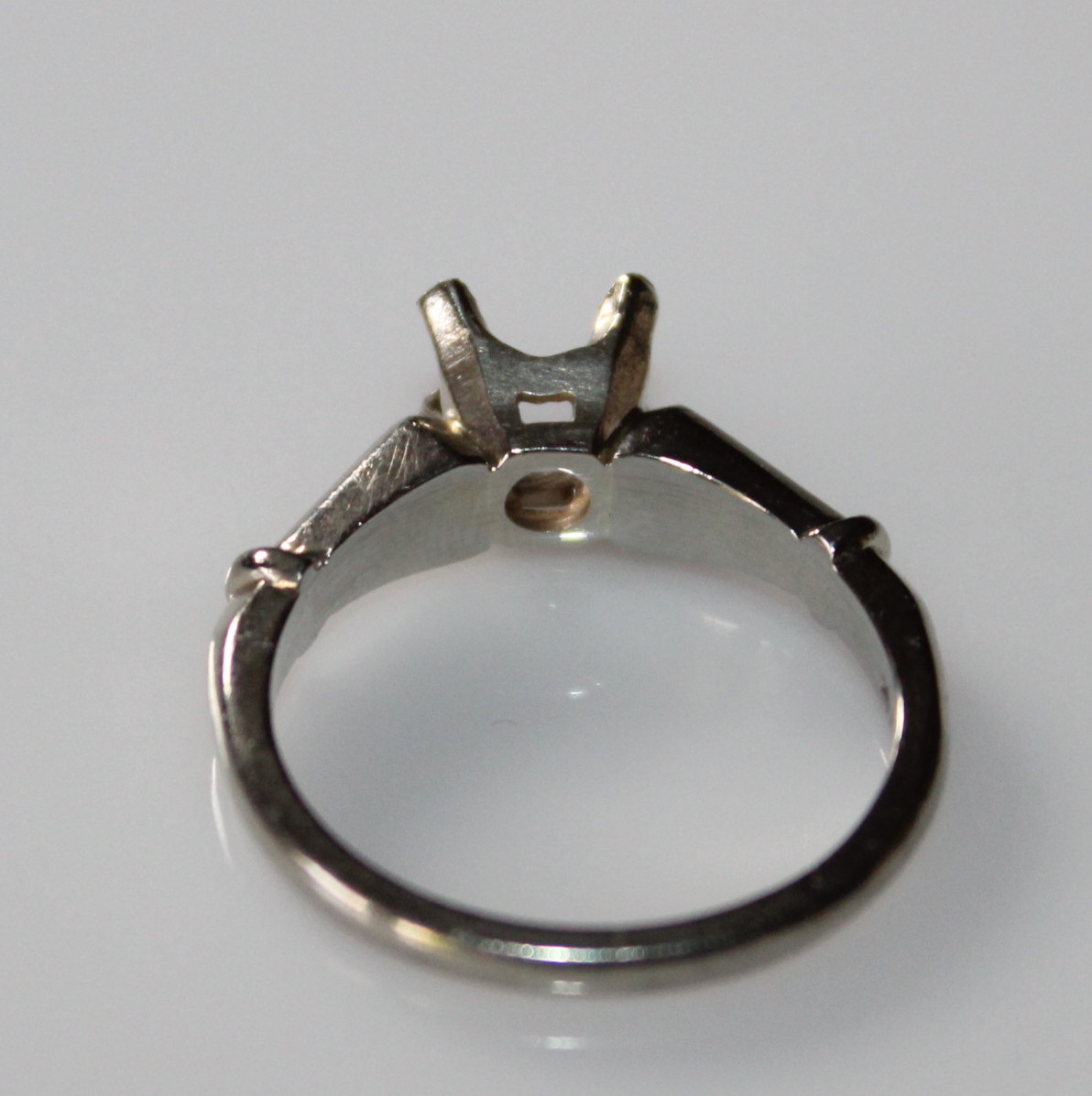14K White Gold Engagement Ring Mounting