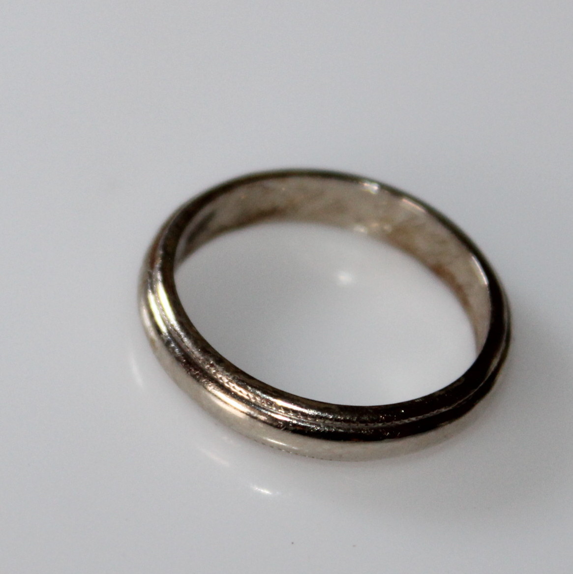 14K White Gold Wedding Band